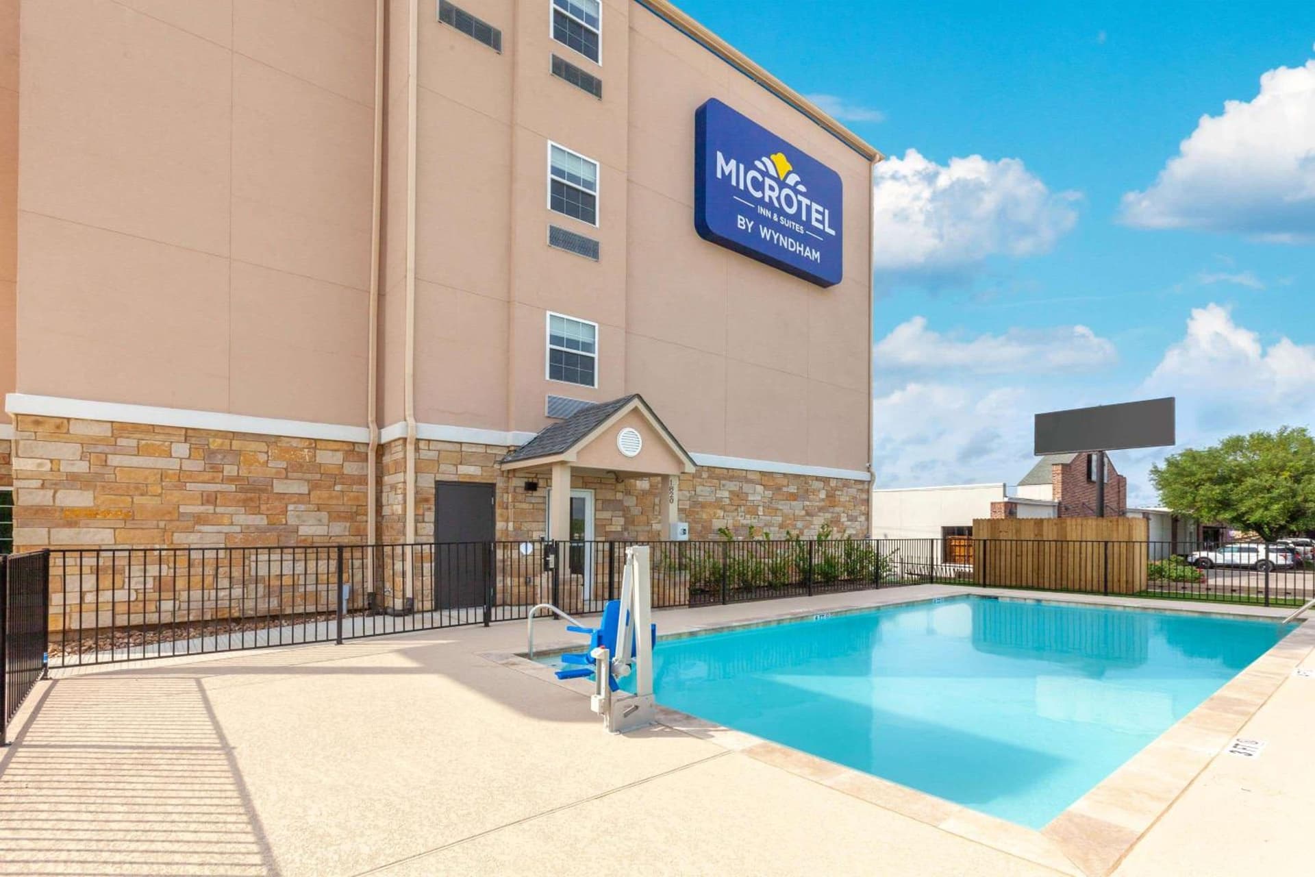 Microtel Inn & Suites by Wyndham College Station gallery photo in College Station, TX — image 29