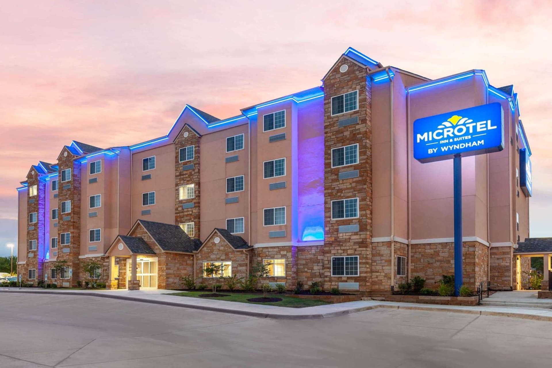 Microtel Inn & Suites by Wyndham College Station gallery photo in College Station, TX — image 25