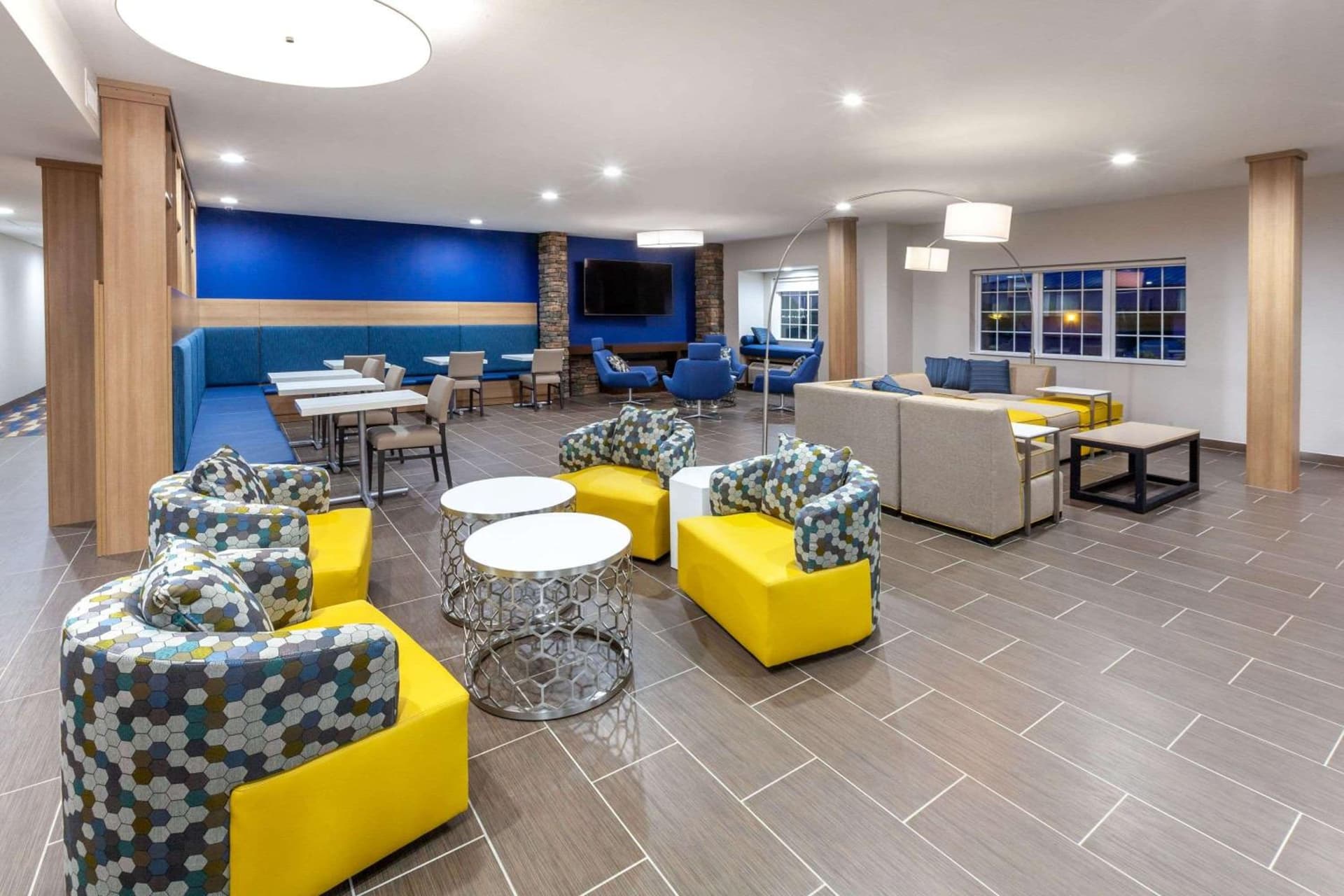Microtel Inn & Suites by Wyndham College Station property views in College Station, TX — gallery photo 3