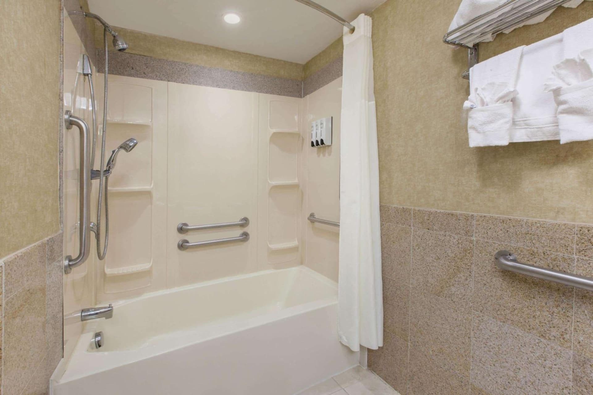 Baymont by Wyndham Pompton Plains/Wayne gallery photo in Pompton Plains, NJ — image 11