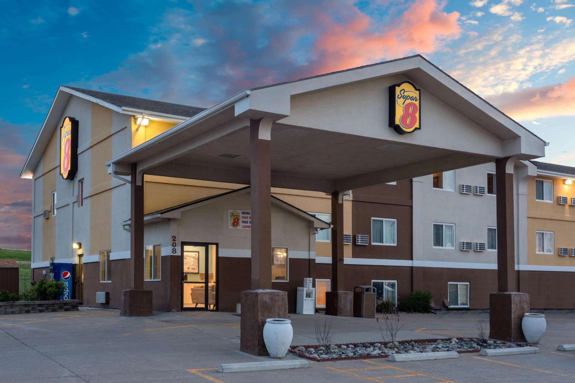 Super 8 by Wyndham Gillette interior in Gillette, WY — gallery photo 2