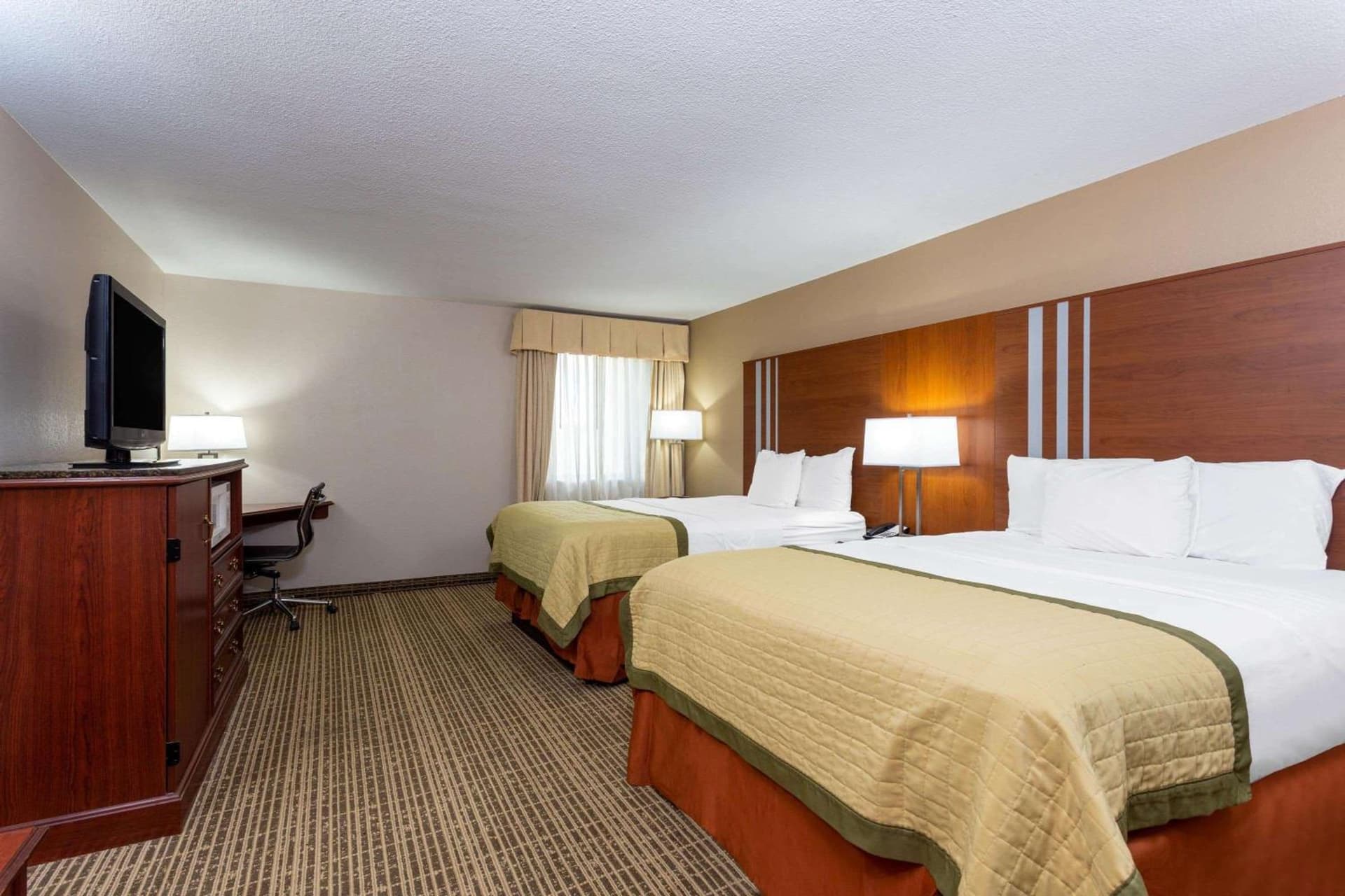 Baymont by Wyndham Elkhart gallery photo in Elkhart, IN — image 41