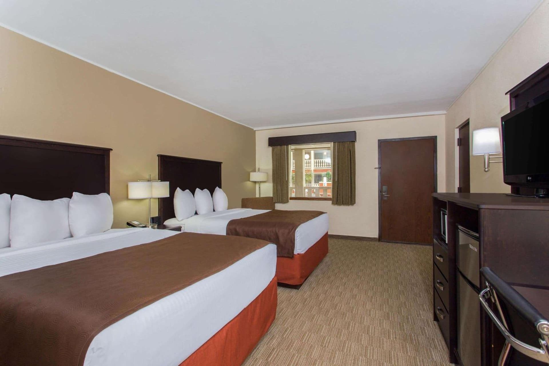 AmericInn by Wyndham Janesville gallery photo in Janesville, WI — image 39