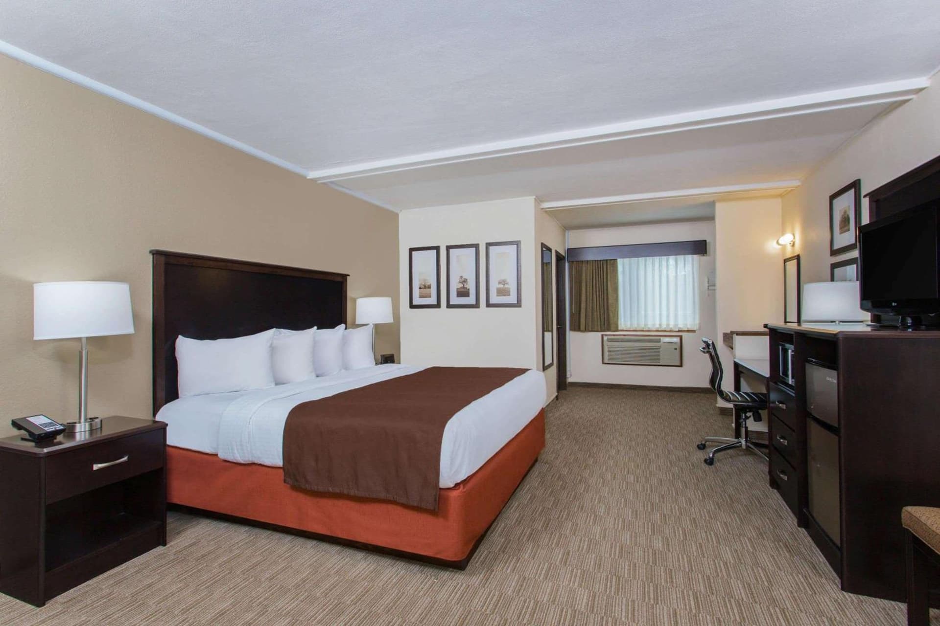 AmericInn by Wyndham Janesville gallery photo in Janesville, WI — image 71