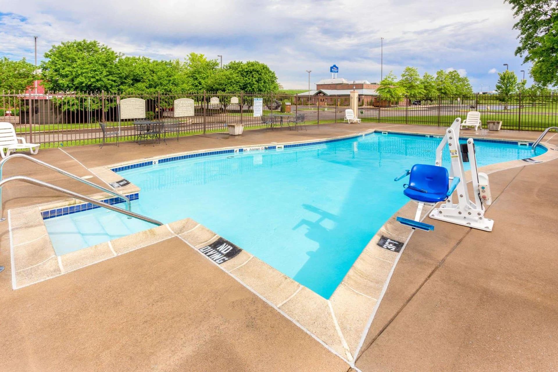 Baymont by Wyndham Elkhart gallery photo in Elkhart, IN — image 32