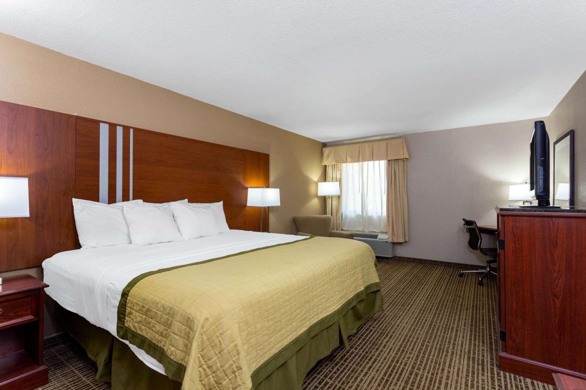 Baymont by Wyndham Elkhart gallery photo in Elkhart, IN — image 13