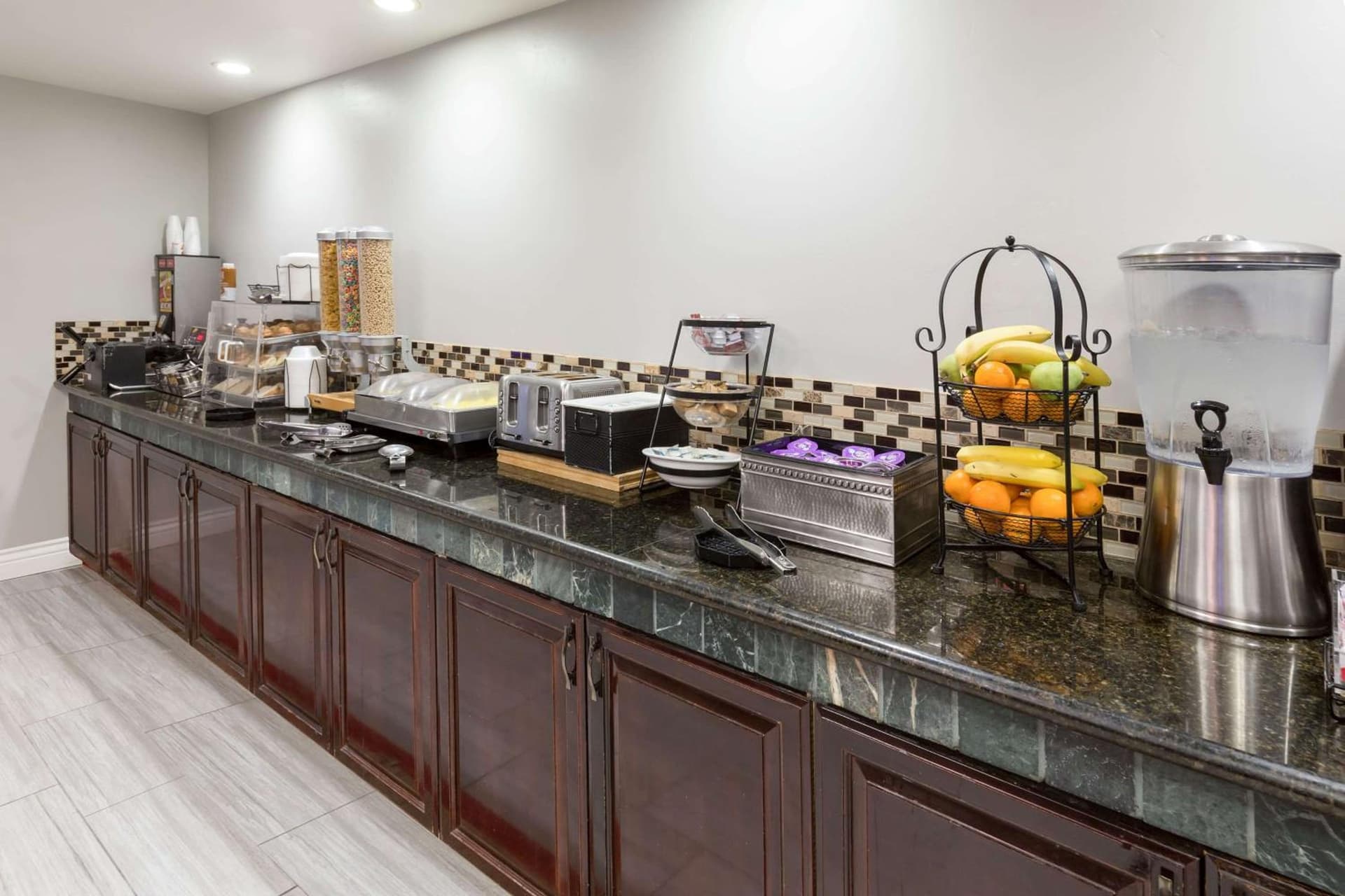 La Quinta by Wyndham Visalia/Sequoia Gateway gallery photo in Visalia, CA — image 45