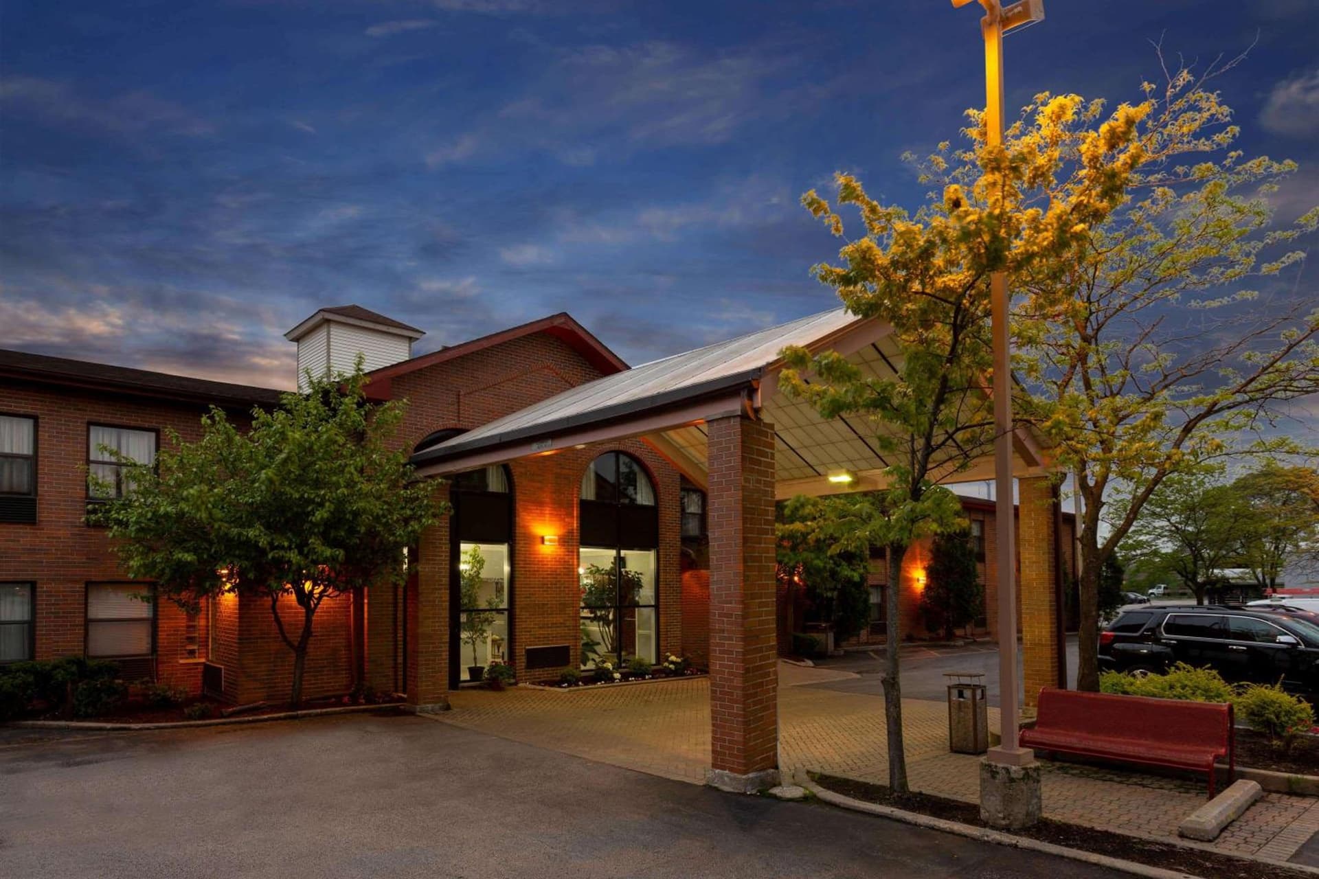 Howard Johnson by Wyndham Waukegan Great Lakes — hotel in Waukegan, Illinois