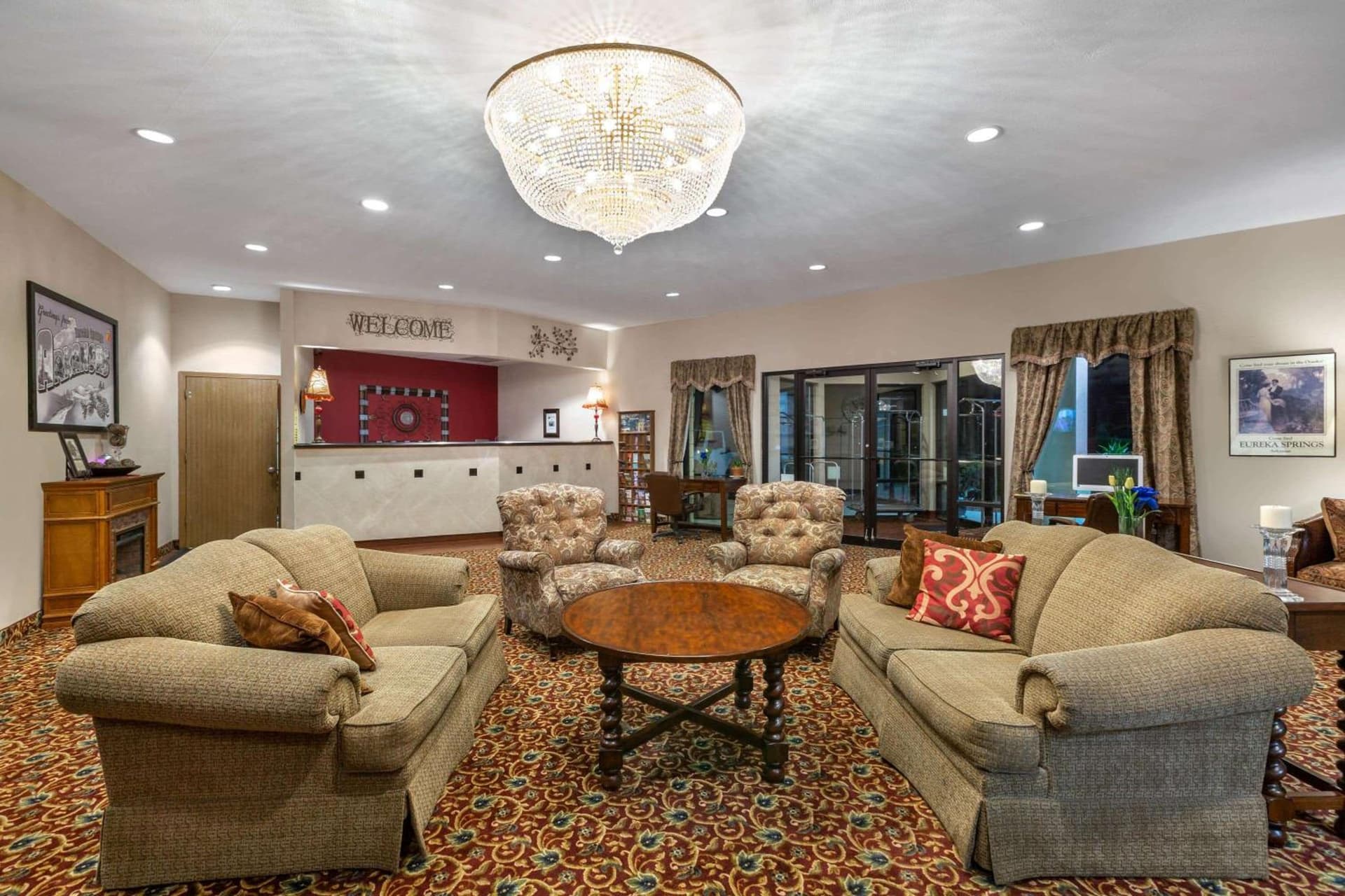 Super 8 by Wyndham Eureka Springs property views in Eureka Springs, AR — gallery photo 3
