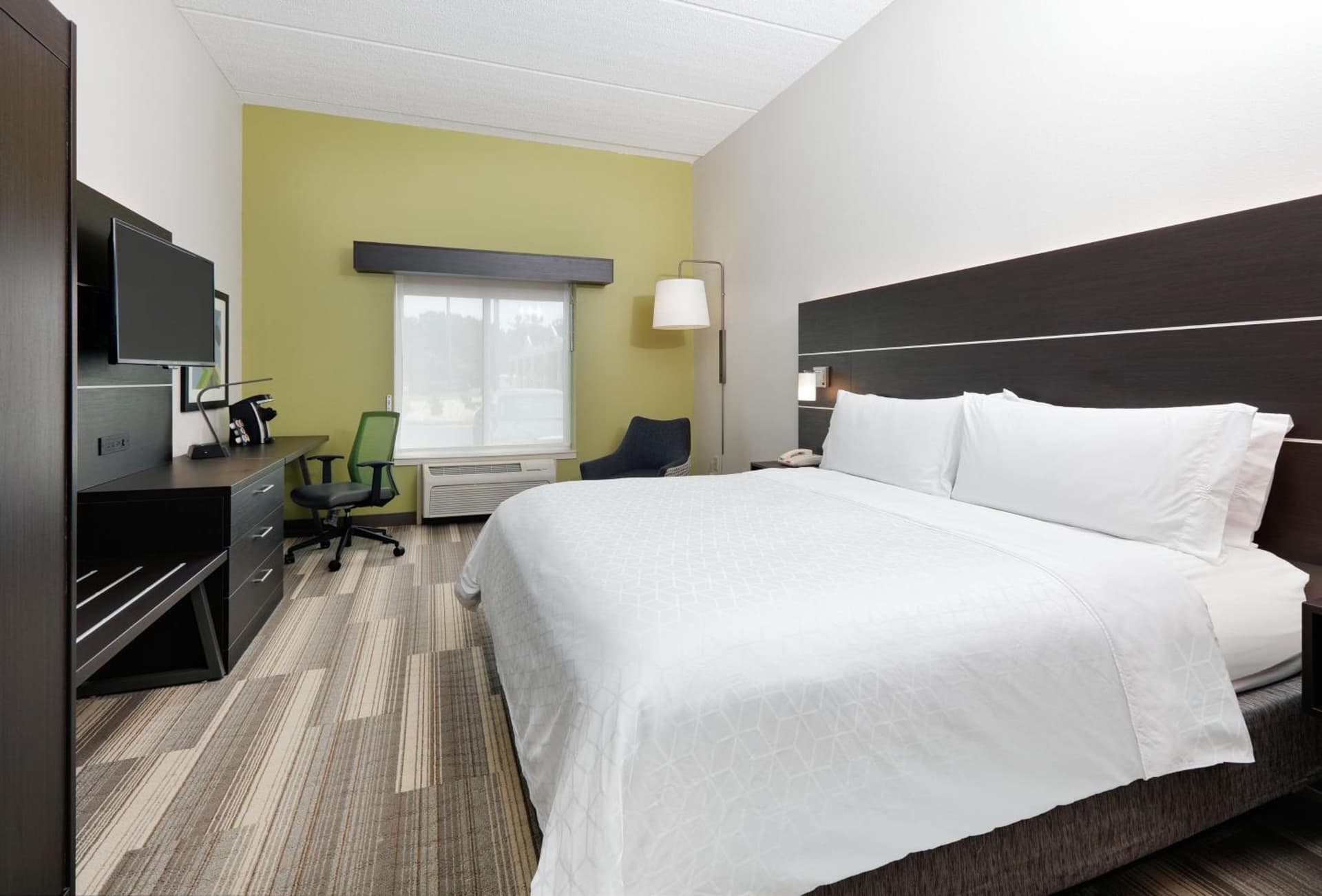 Holiday Inn Express Hotel & Suites Dublin by IHG interior in Dublin, GA — gallery photo 2