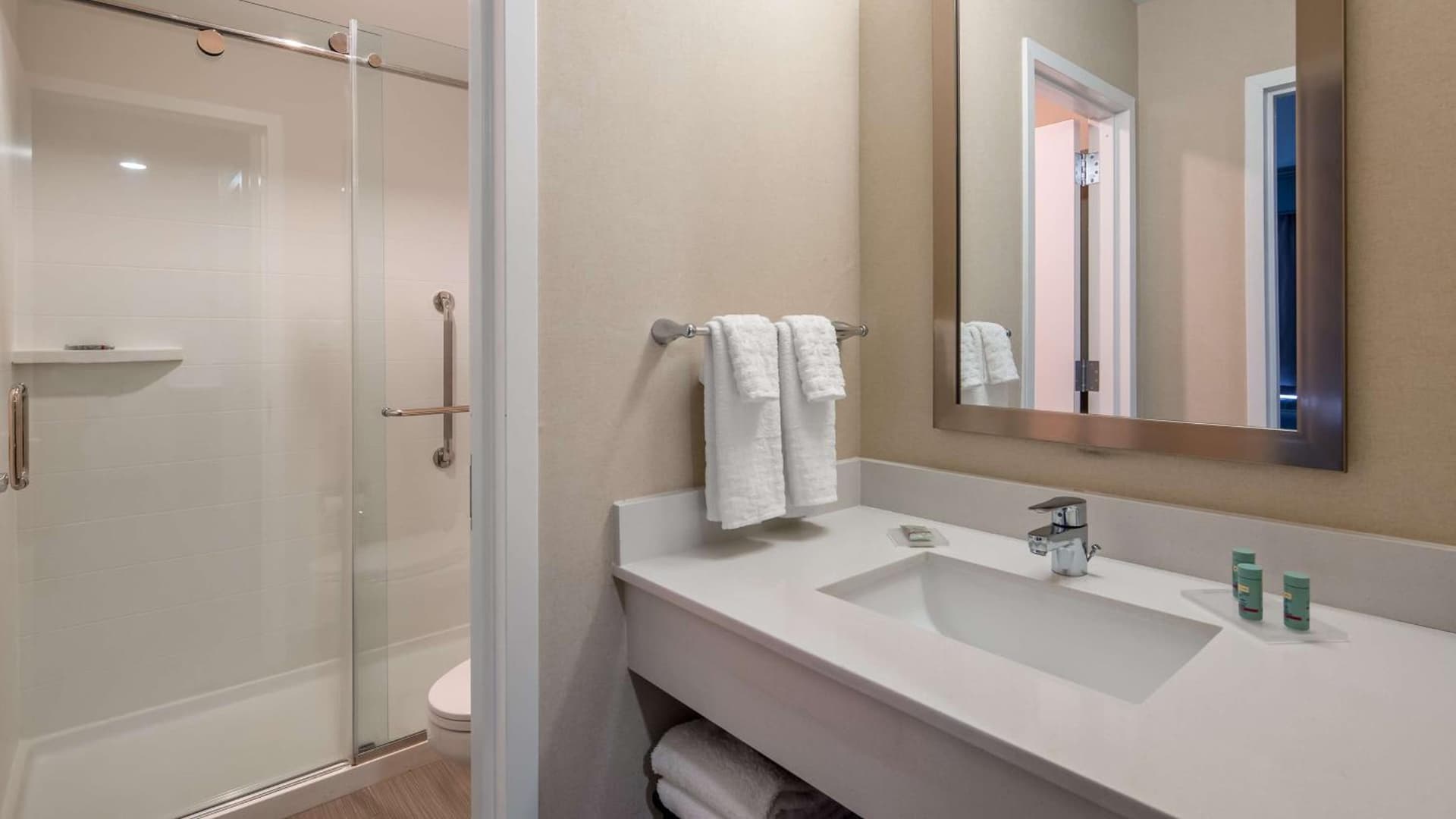 Best Western Hampshire Inn & Suites gallery photo in Seabrook, NH — image 11