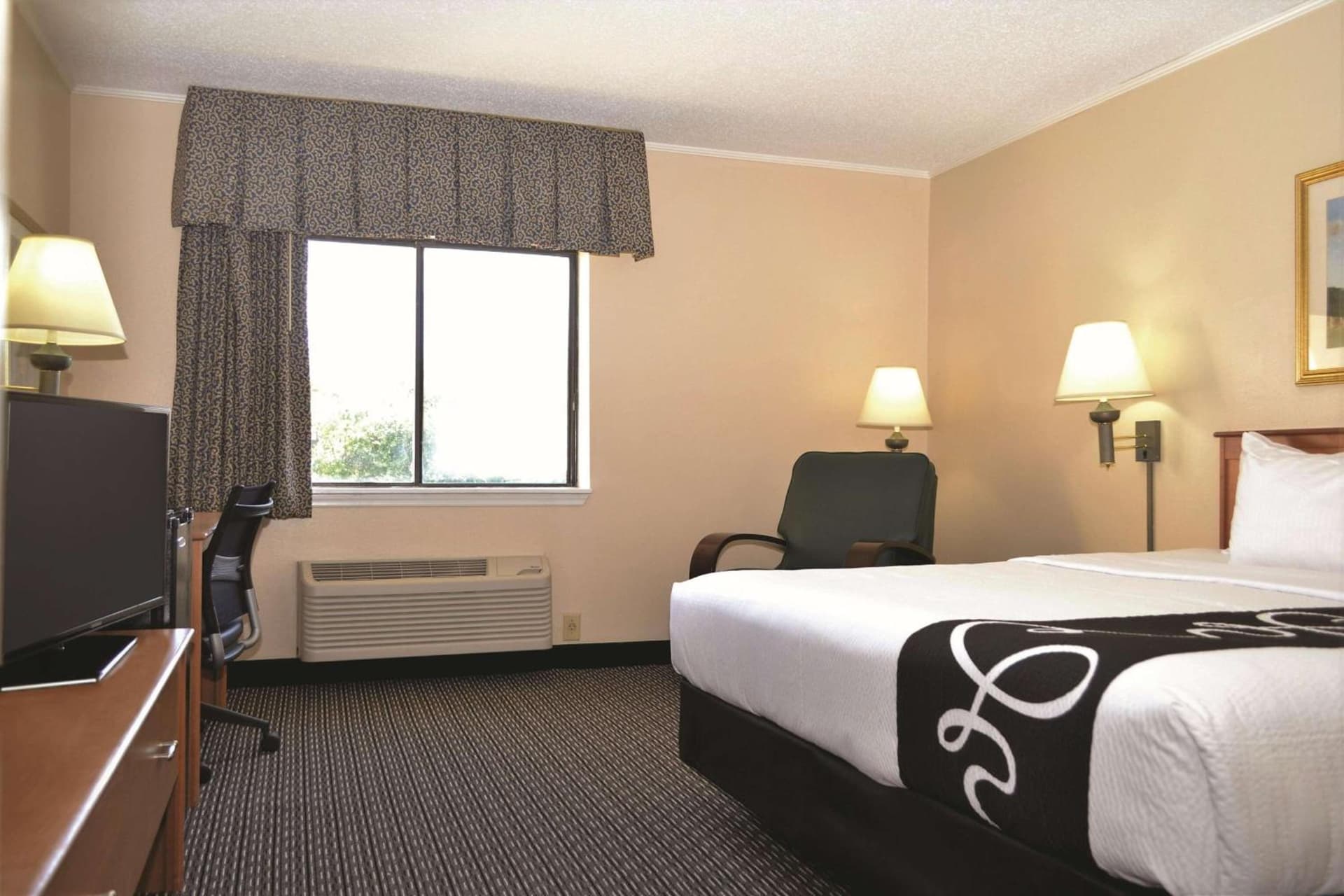 La Quinta by Wyndham Tampa Fairgrounds - Casino gallery photo in Tampa, FL — image 27