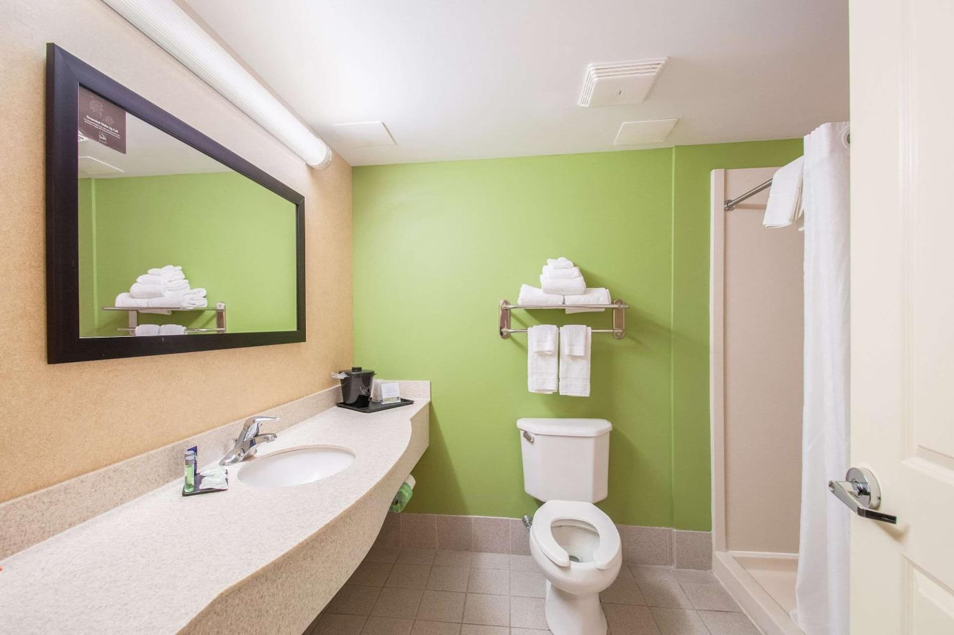 Sleep Inn & Suites Dover University Area gallery photo in Dover, DE — image 13