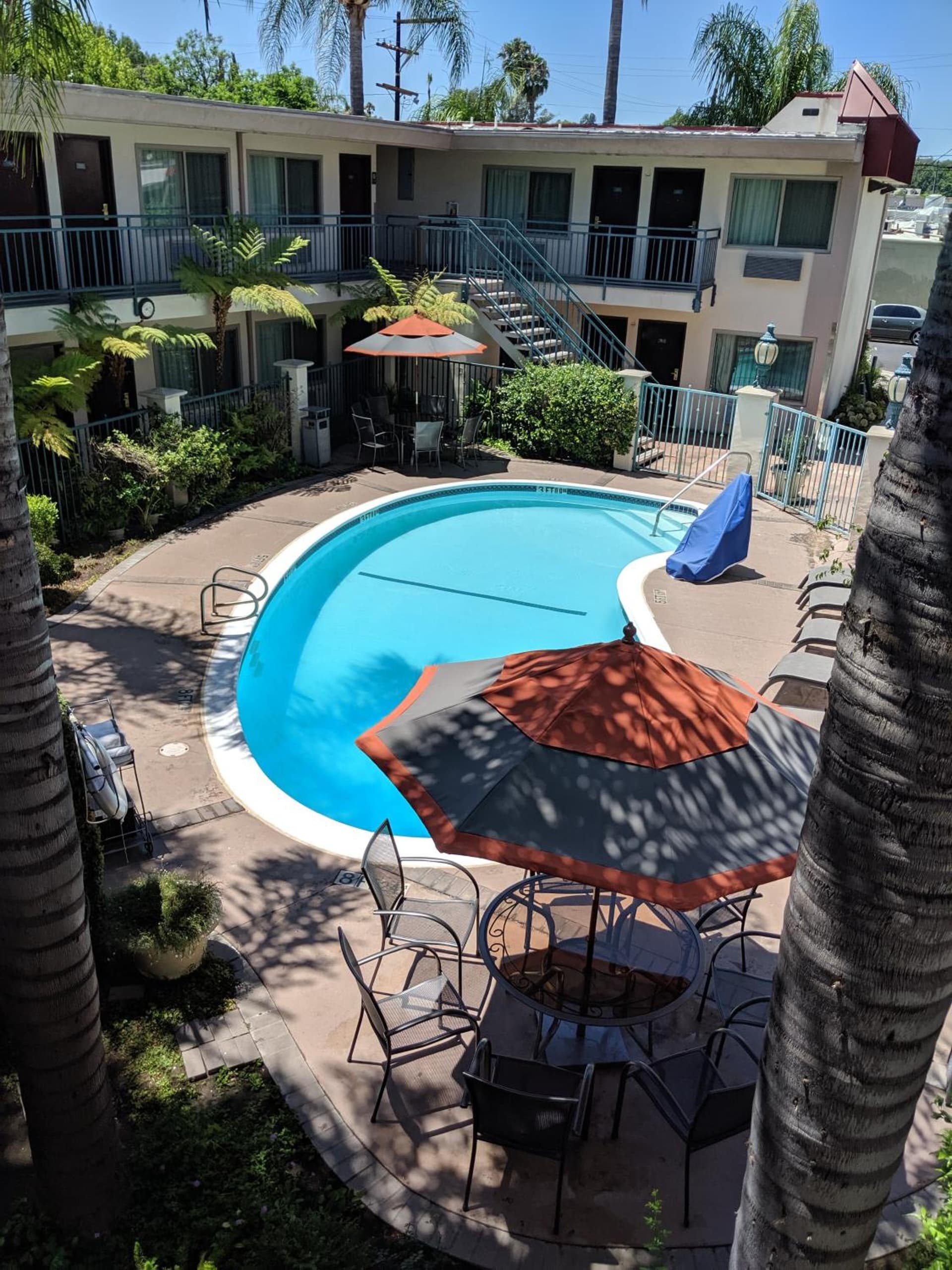 Tarzana Inn interior in Tarzana, CA — gallery photo 2