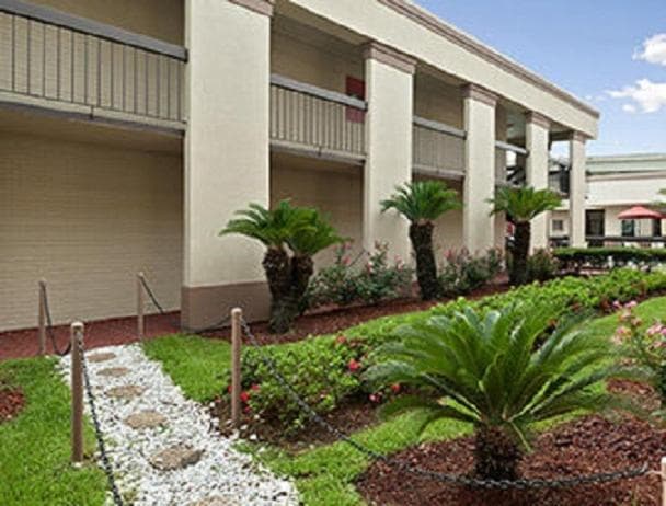 Travelodge by Wyndham New Orleans Harvey Hotel property views in Harvey, LA — gallery photo 3