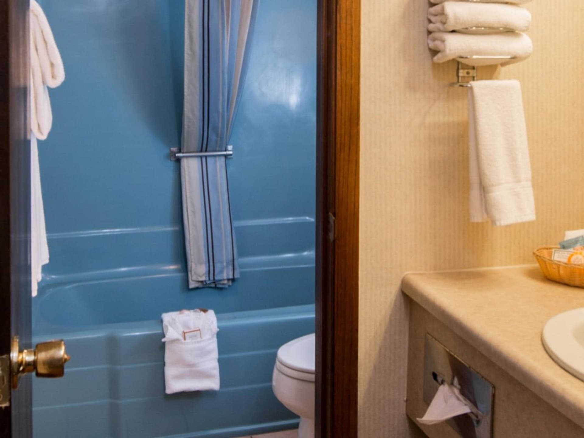 The Foothills Inn interior in Rapid City, SD — gallery photo 2