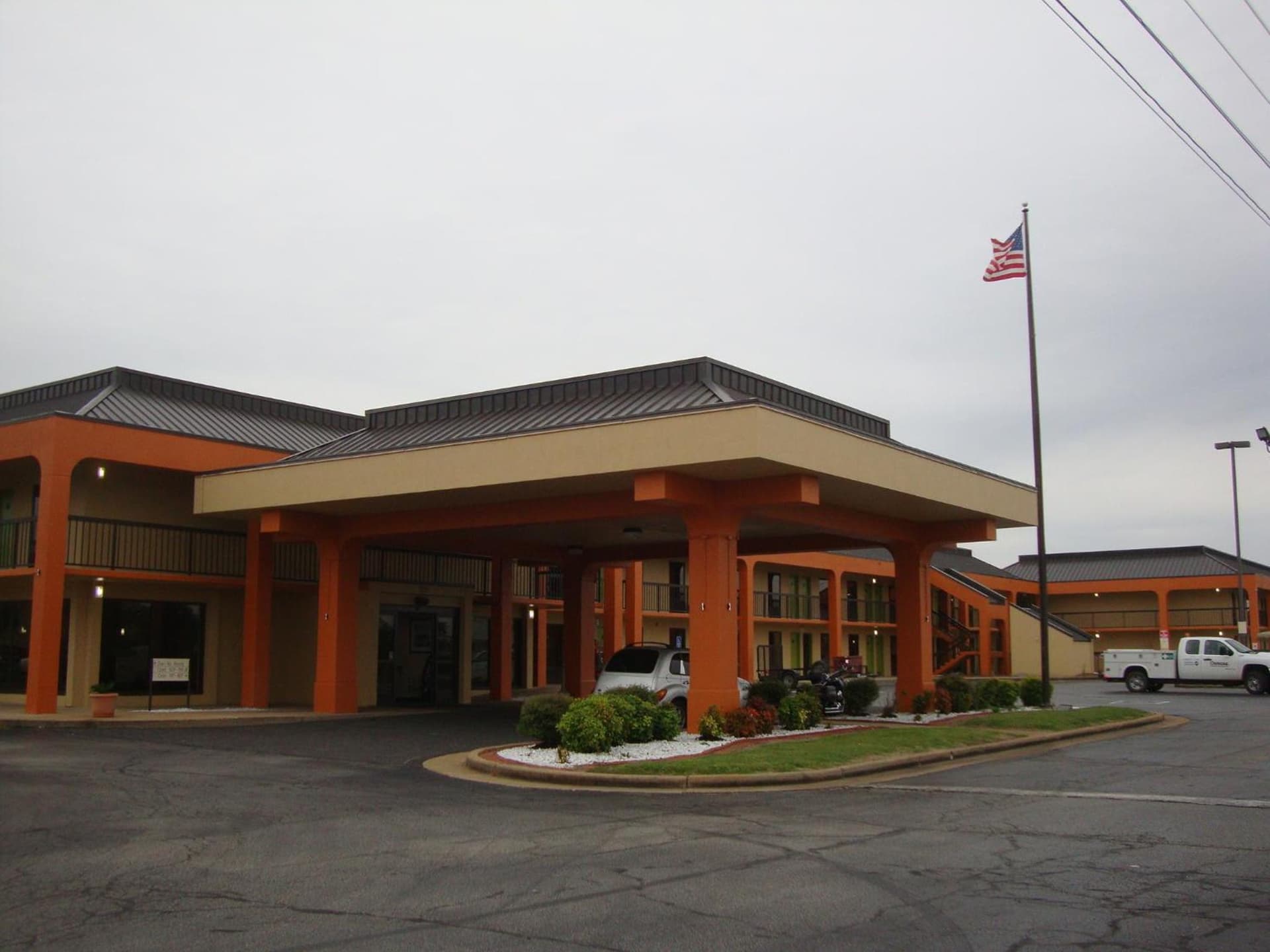 Econo Lodge Inn & Suites Jackson Northwest featured exterior or lobby in Jackson, TN — similar hotel