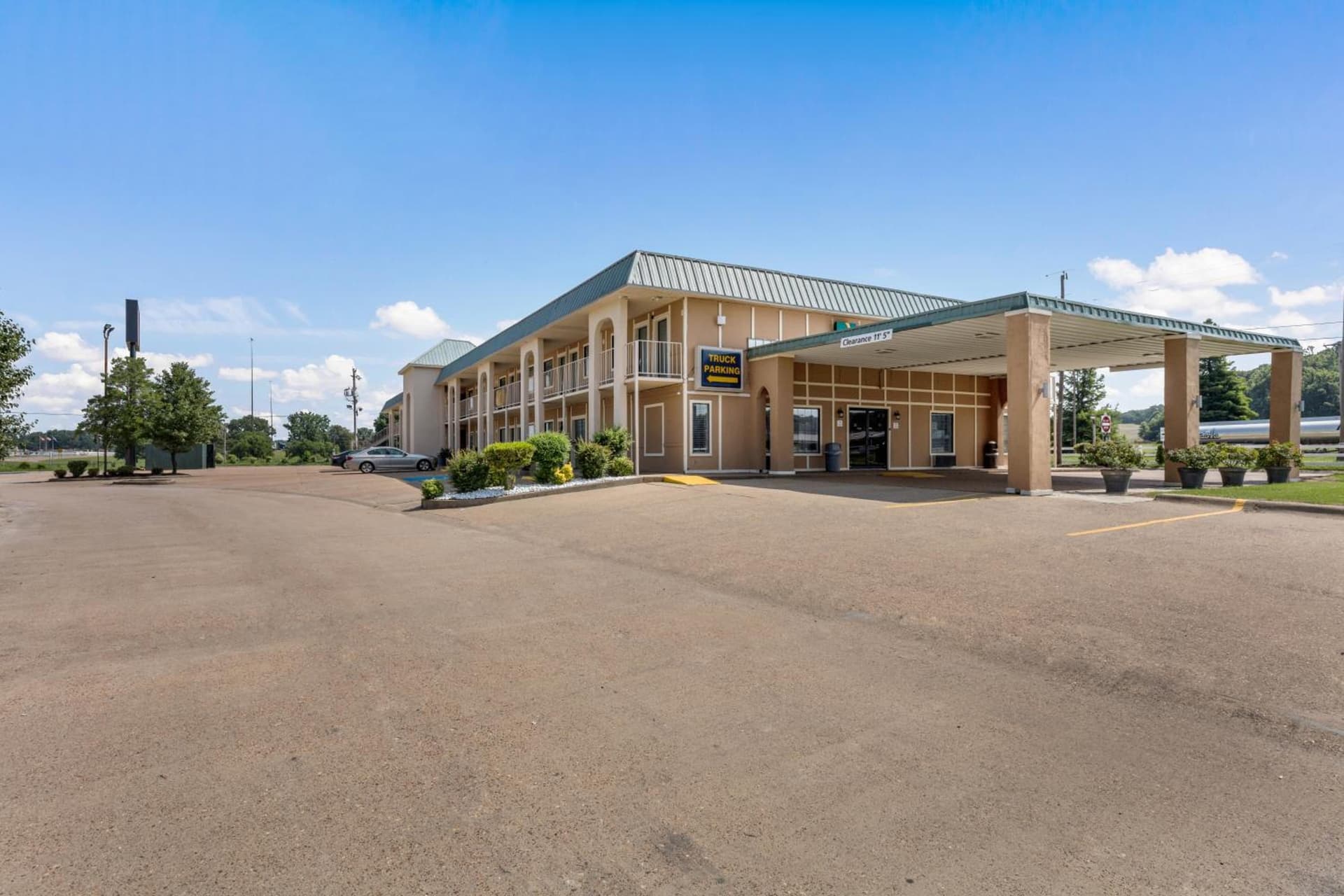 Quality Inn Forrest City I-40 featured exterior or lobby in Forrest City, AR — similar hotel