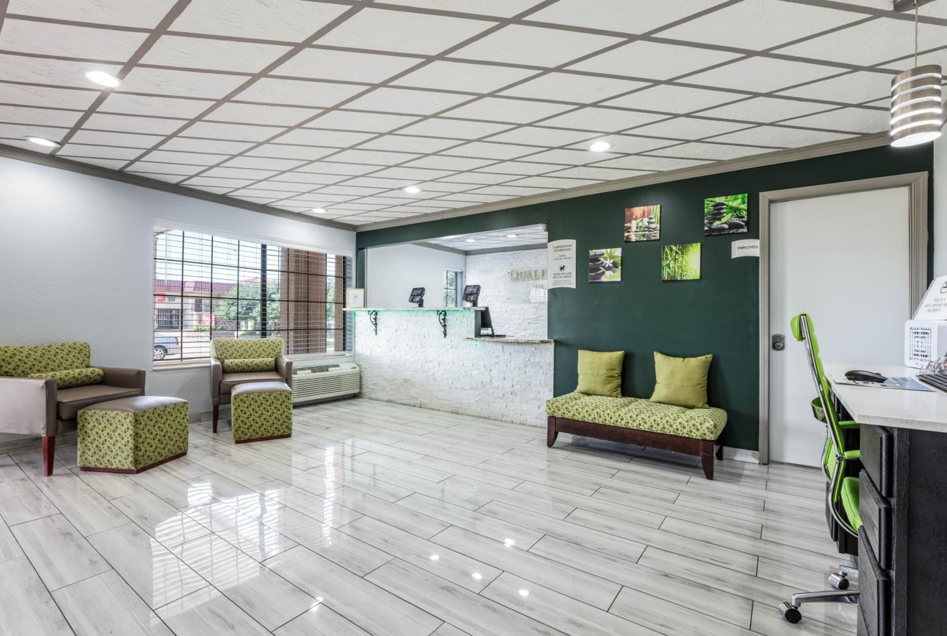 Quality Inn Forrest City I-40 interior in Forrest City, AR — gallery photo 2