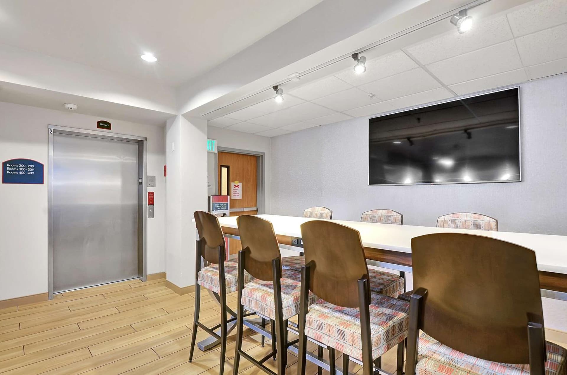 Executive Residency by Best Western Navigator Inn & Suites gallery photo in Everett, WA — image 19