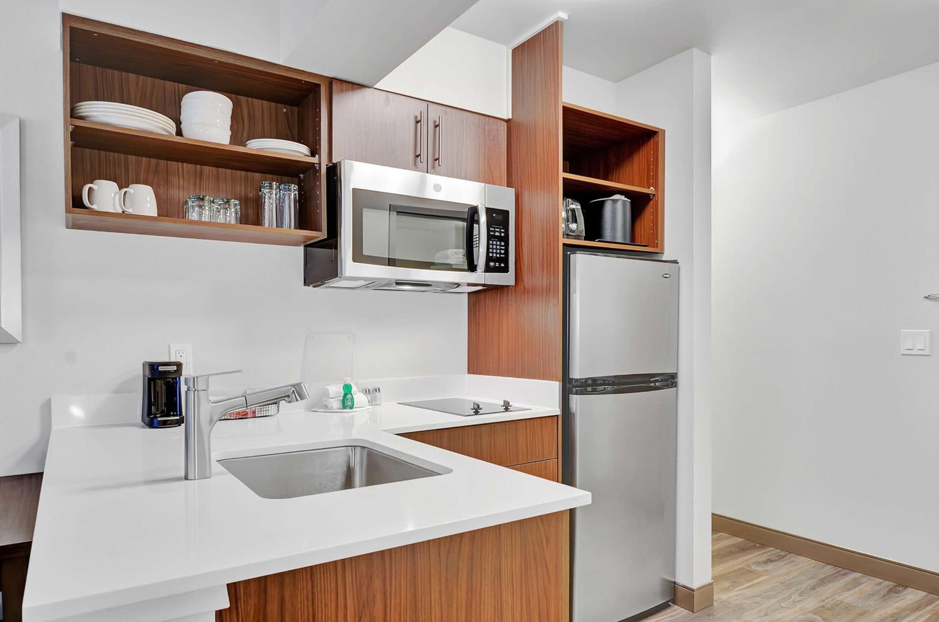 Executive Residency by Best Western Navigator Inn & Suites gallery photo in Everett, WA — image 9
