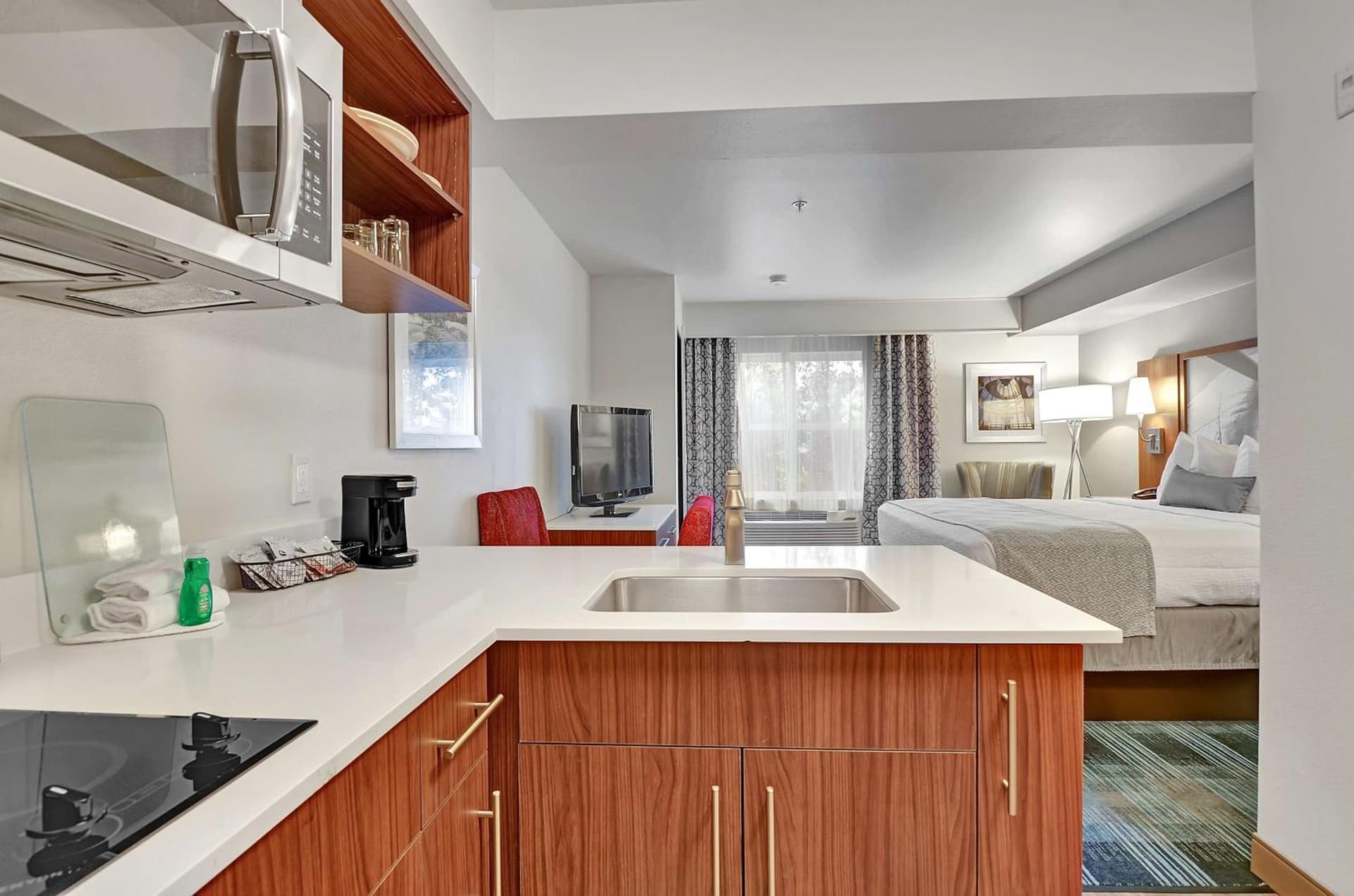 Executive Residency by Best Western Navigator Inn & Suites gallery photo in Everett, WA — image 21