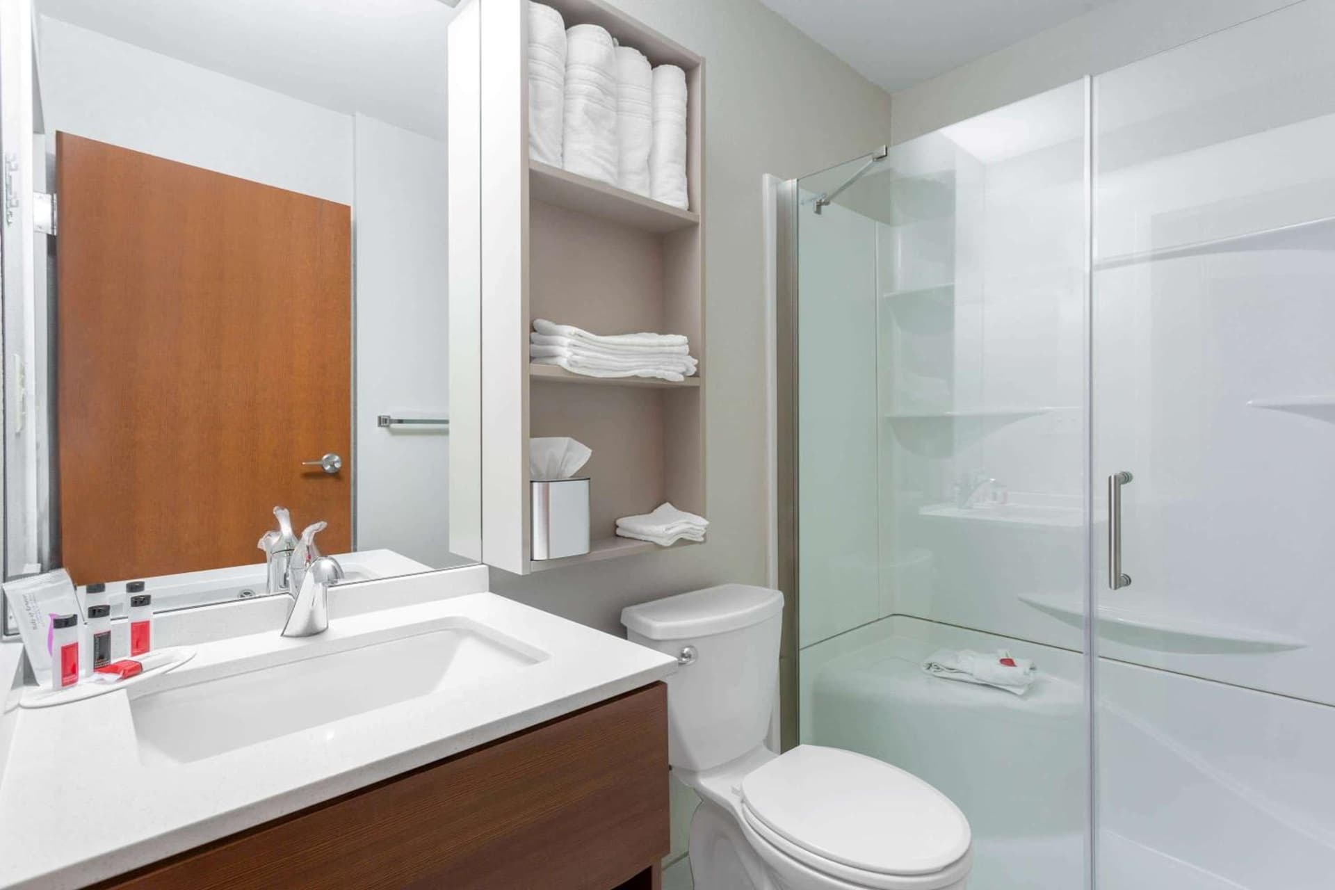 Microtel Inn & Suites by Wyndham Niagara Falls gallery photo in Niagara Falls, NY — image 32