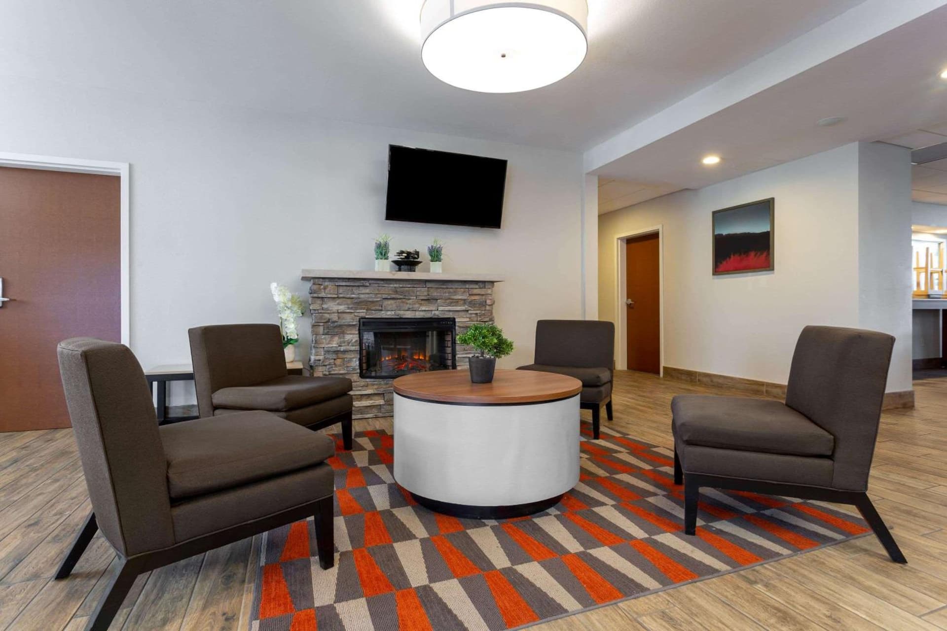 Microtel Inn & Suites by Wyndham Niagara Falls gallery photo in Niagara Falls, NY — image 8