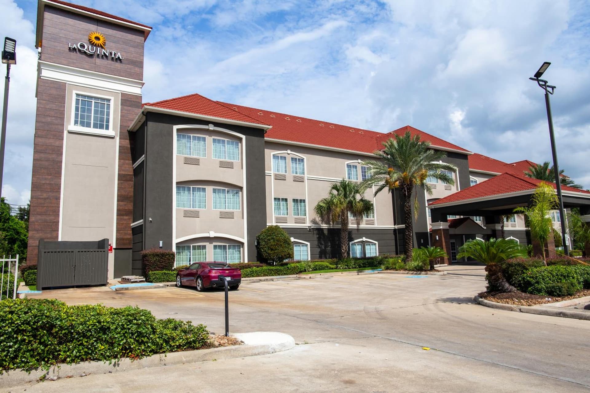 La Quinta by Wyndham Houston East at Normandy featured exterior or lobby in Houston, TX — similar hotel