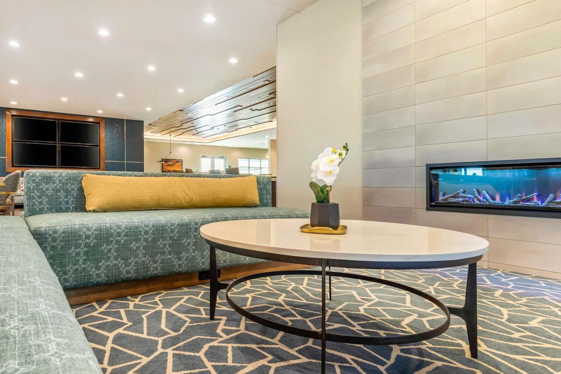 Holiday Inn Express Bettendorf - Davenport NE by IHG gallery photo in Bettendorf, IA — image 72