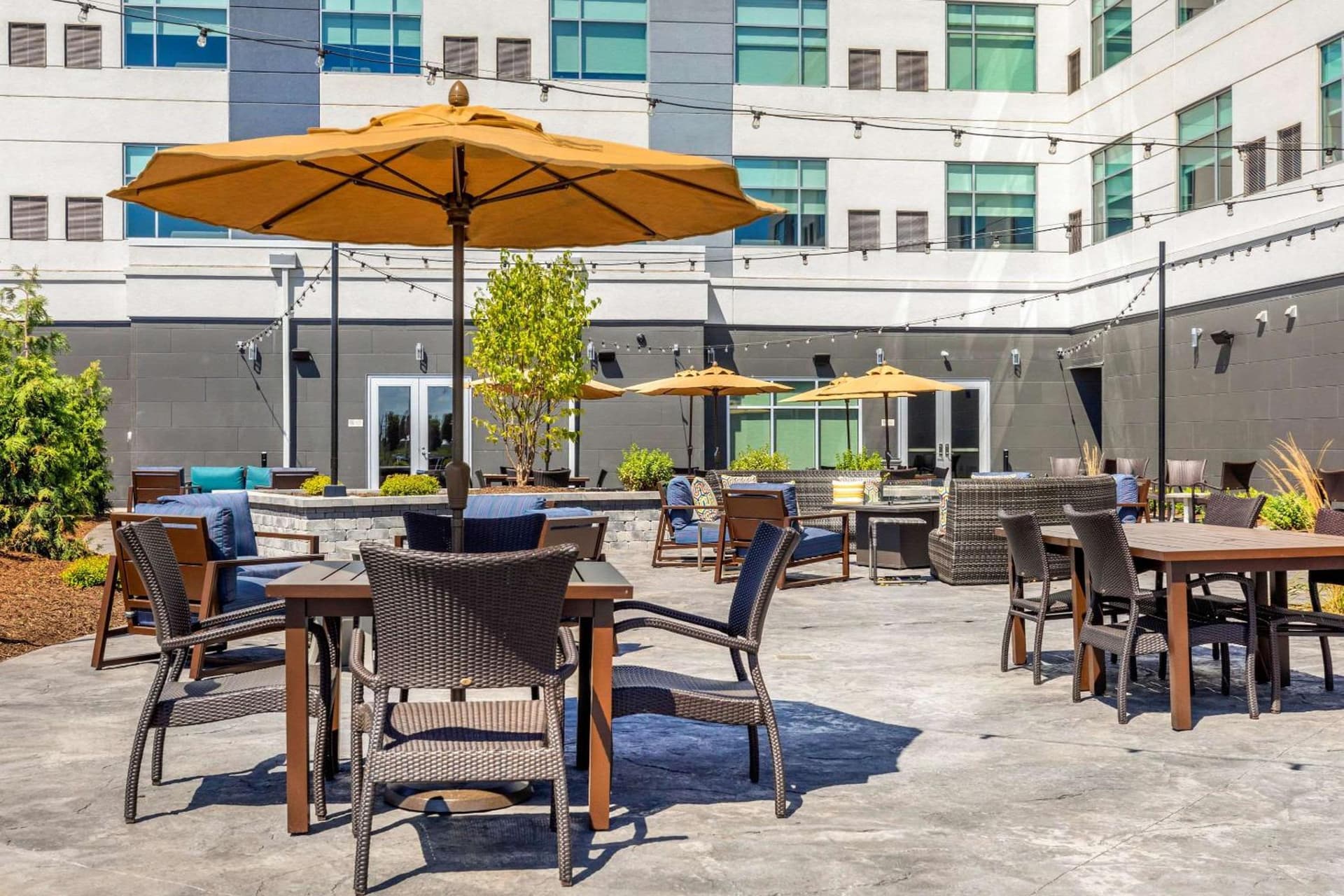 Holiday Inn Express Bettendorf - Davenport NE by IHG gallery photo in Bettendorf, IA — image 67