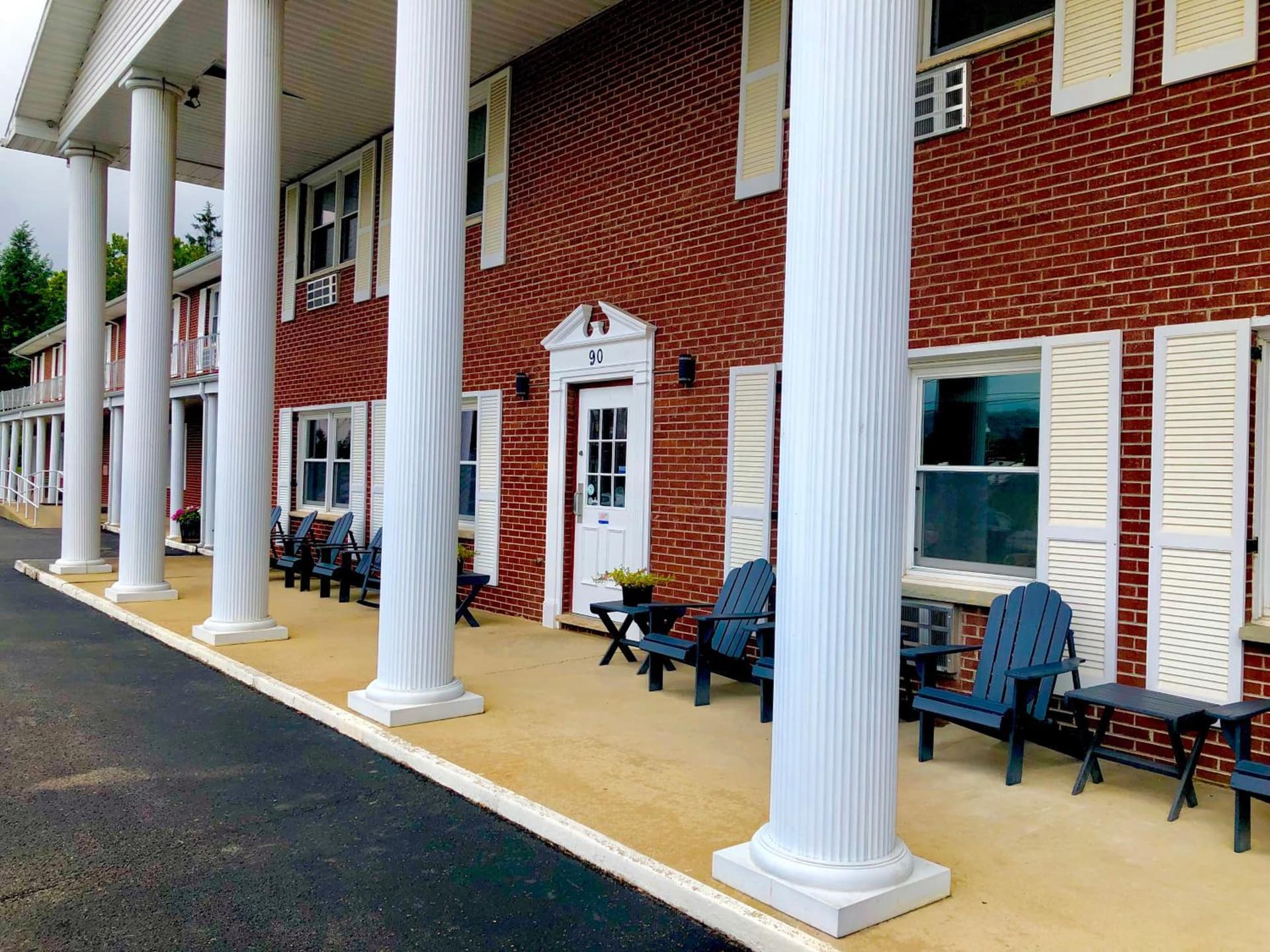 Bicentennial Inn featured exterior or lobby in Buckhannon, WV — similar hotel
