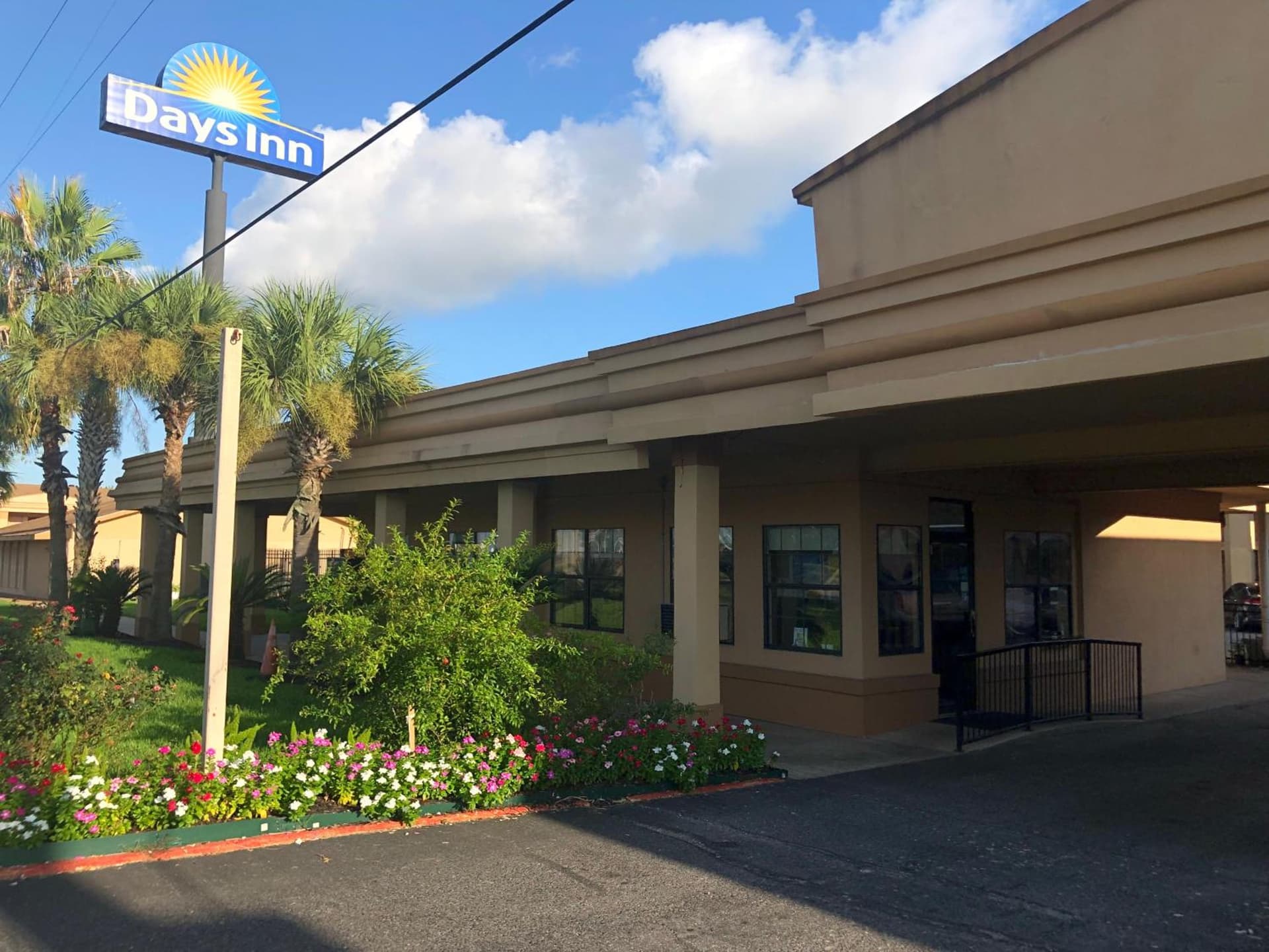 Days Inn by Wyndham Lake Charles gallery photo in Lake Charles, LA — image 11