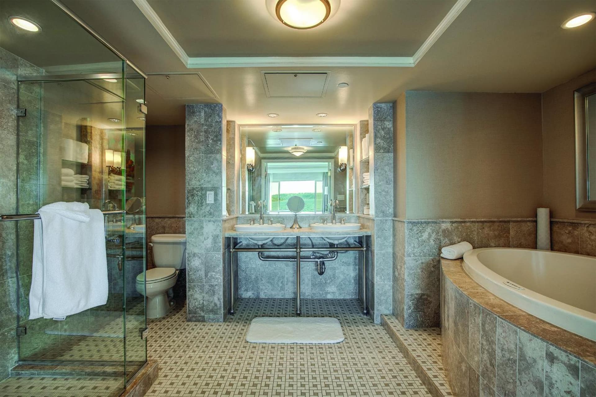 The Woodmark Hotel & Still Spa on Lake Washington property views in Kirkland, WA — gallery photo 3