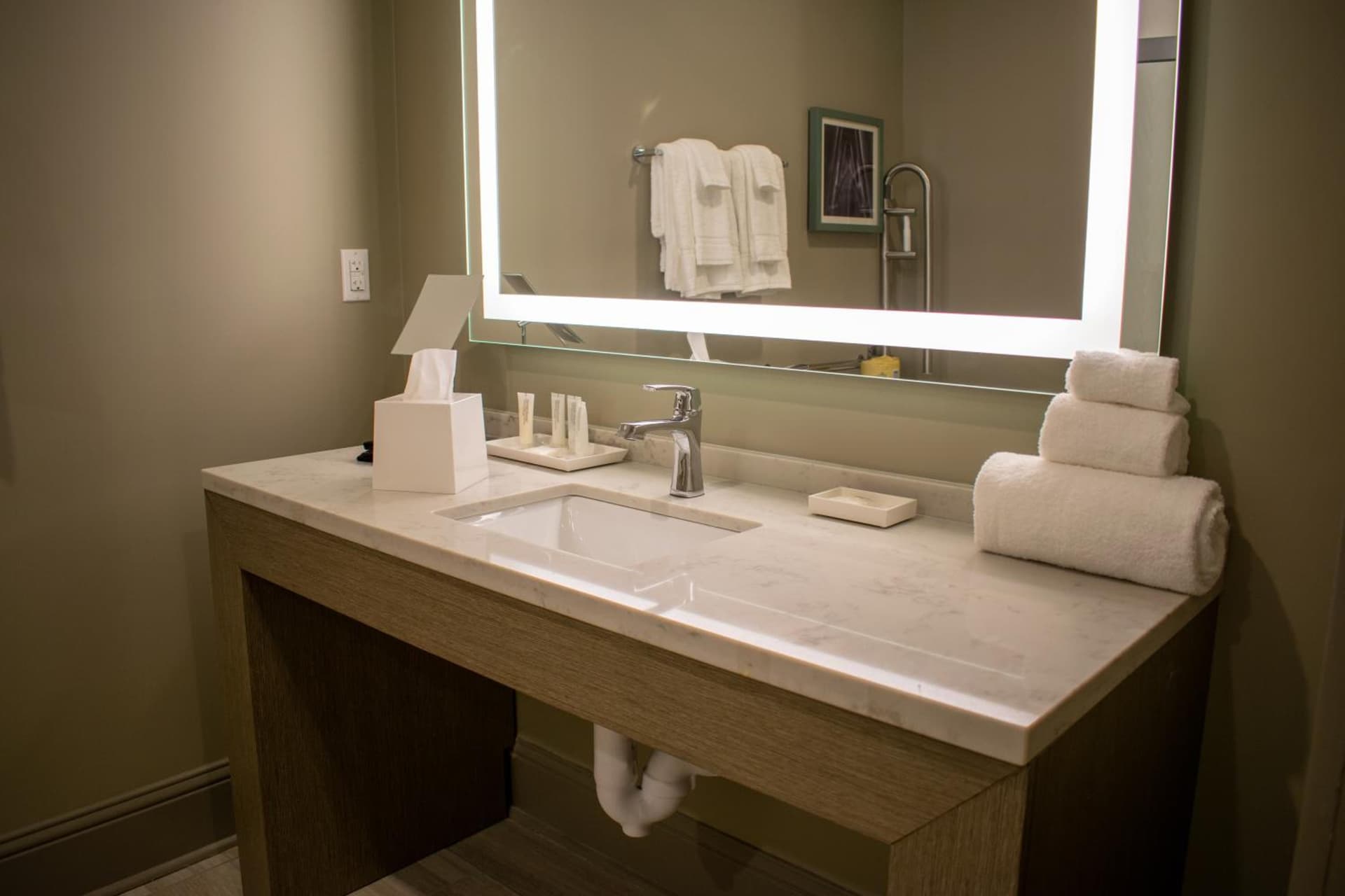 Centennial Plaza Resort Gulfport gallery photo in Gulfport, MS — image 49