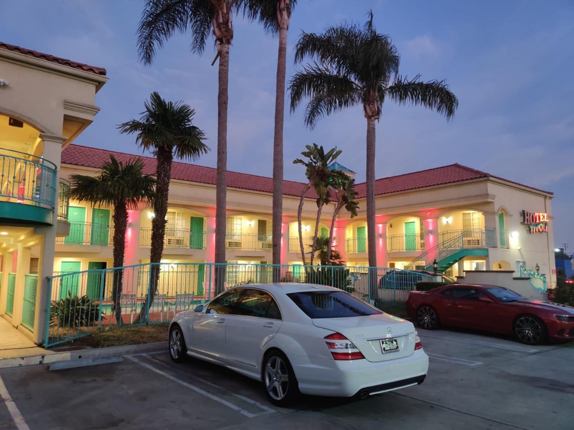 LYFE INN & SUITES by AGA - LAX Airport gallery photo in Inglewood, CA — image 11