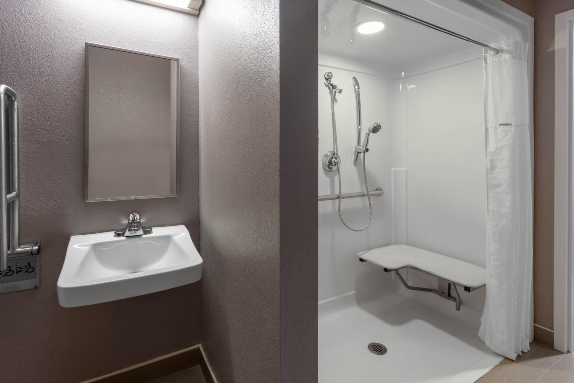 Microtel Inn & Suites by Wyndham Bethel/Danbury gallery photo in Bethel — image 36
