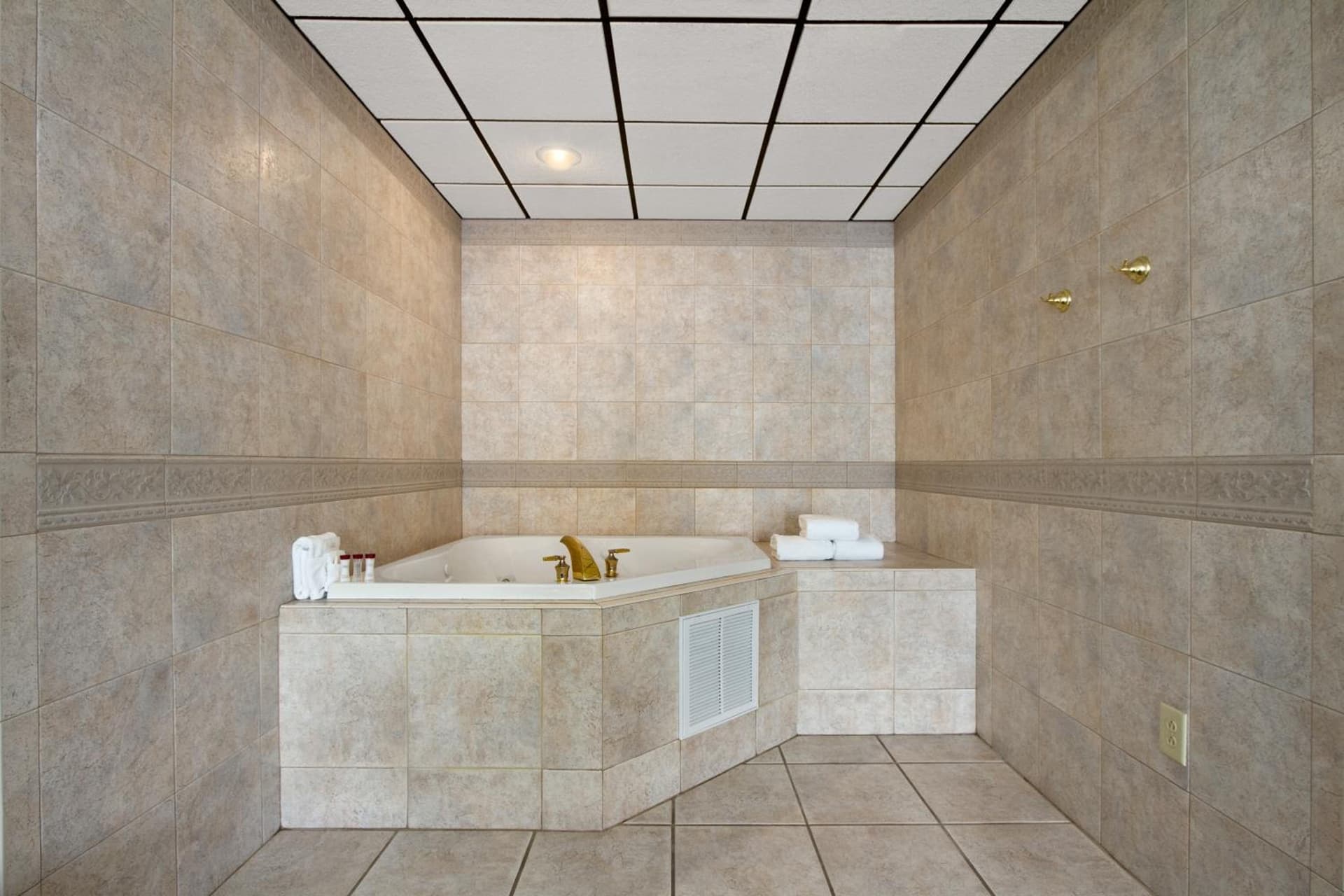 Baymont by Wyndham Johnson City gallery photo in Johnson City, TN — image 22