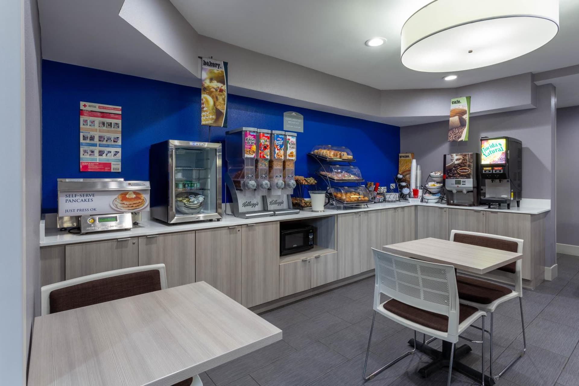 Microtel Inn & Suites by Wyndham Bethel/Danbury gallery photo in Bethel — image 10