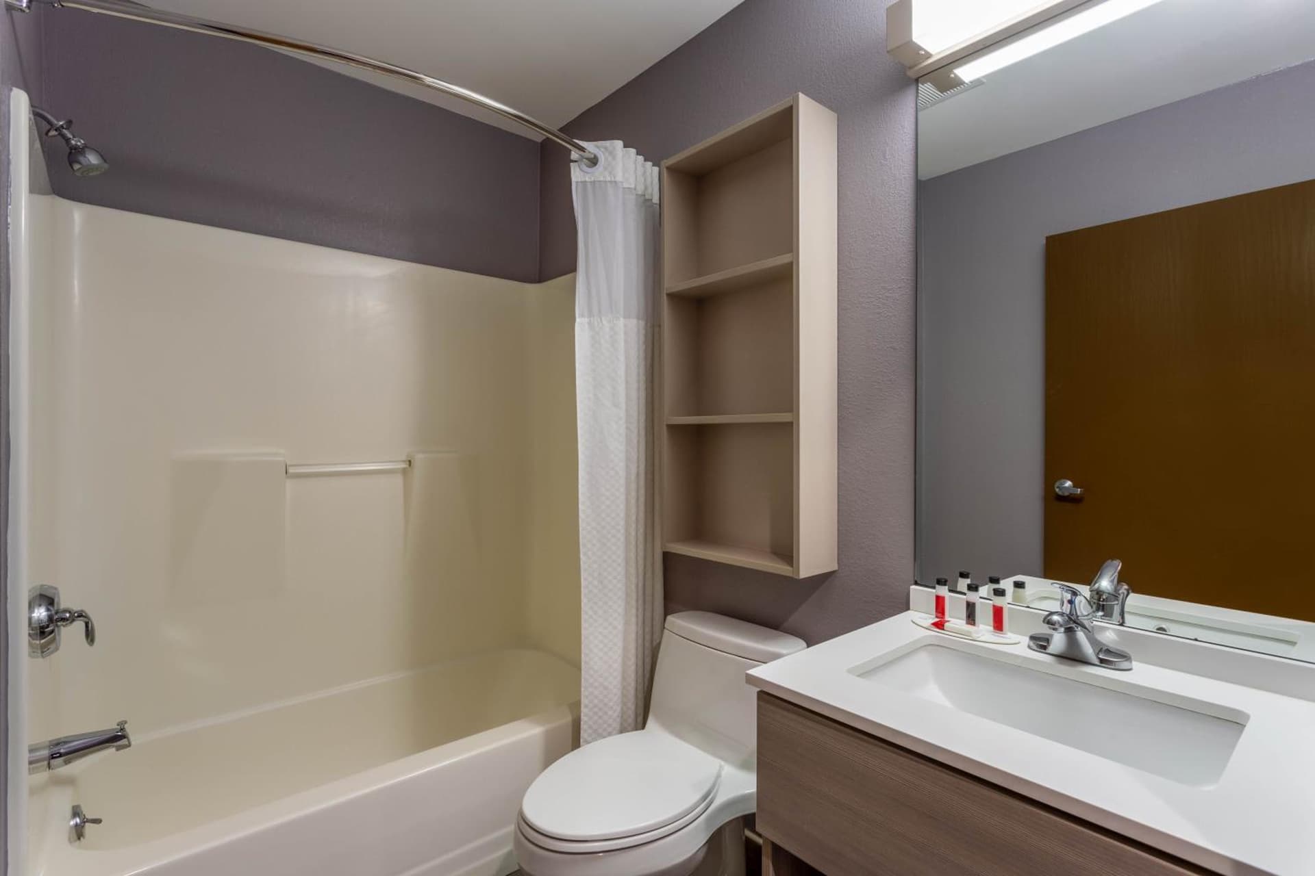 Microtel Inn & Suites by Wyndham Bethel/Danbury gallery photo in Bethel — image 9