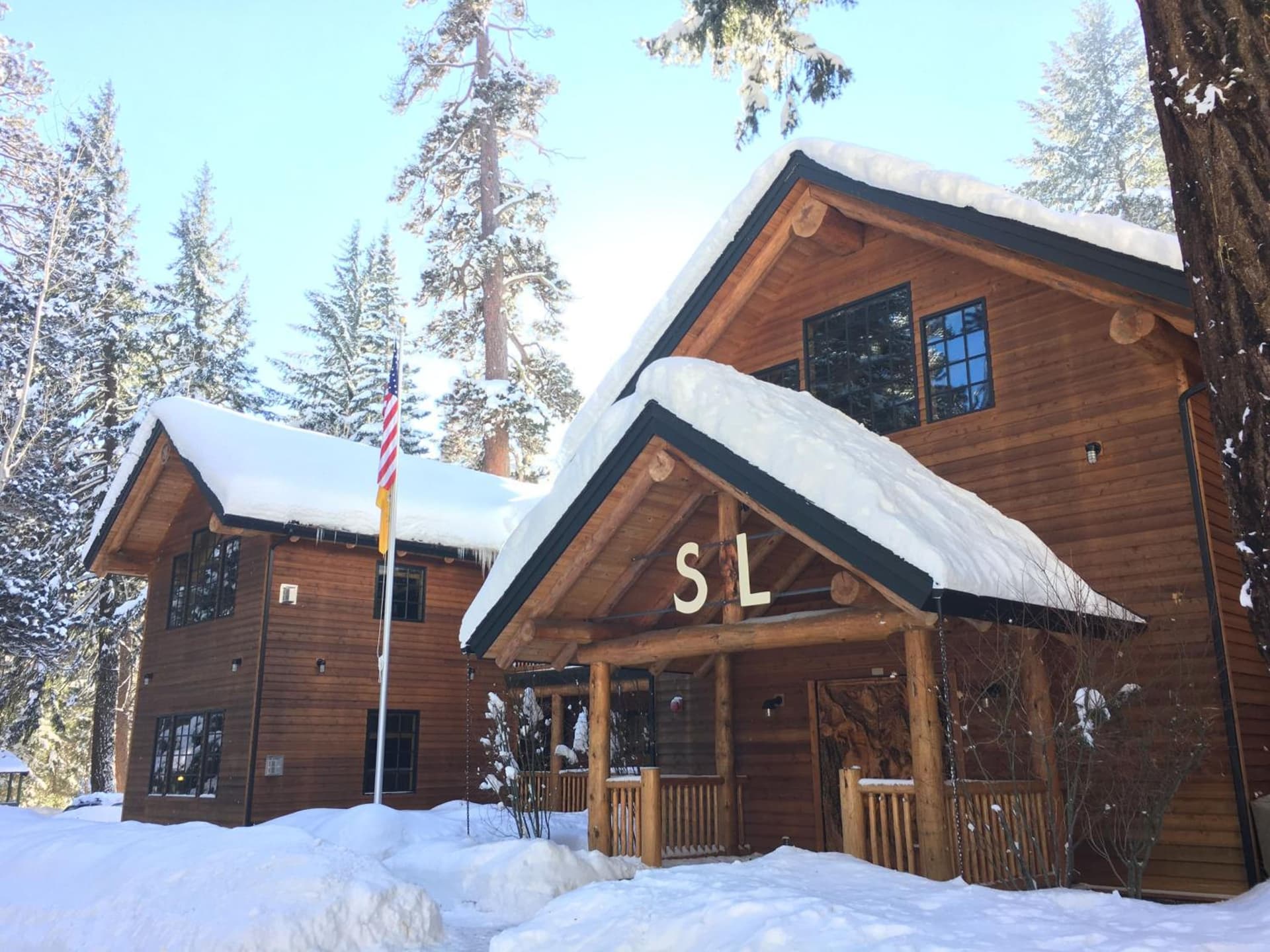The Suttle Lodge & Boathouse featured exterior or lobby in Camp Sherman, OR — similar hotel