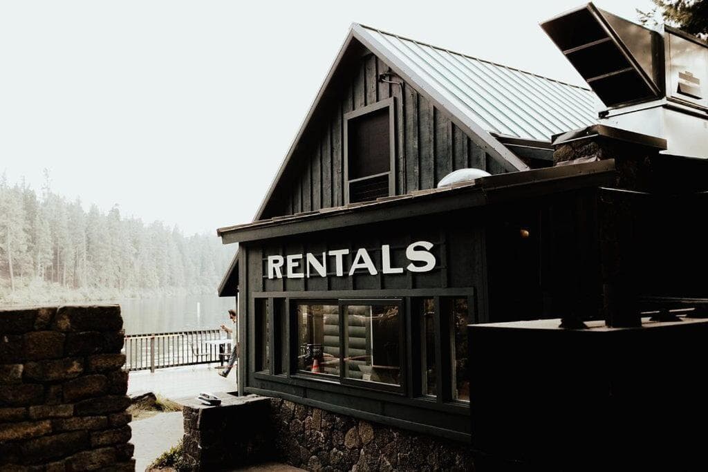 The Suttle Lodge & Boathouse interior in Camp Sherman, OR — gallery photo 2
