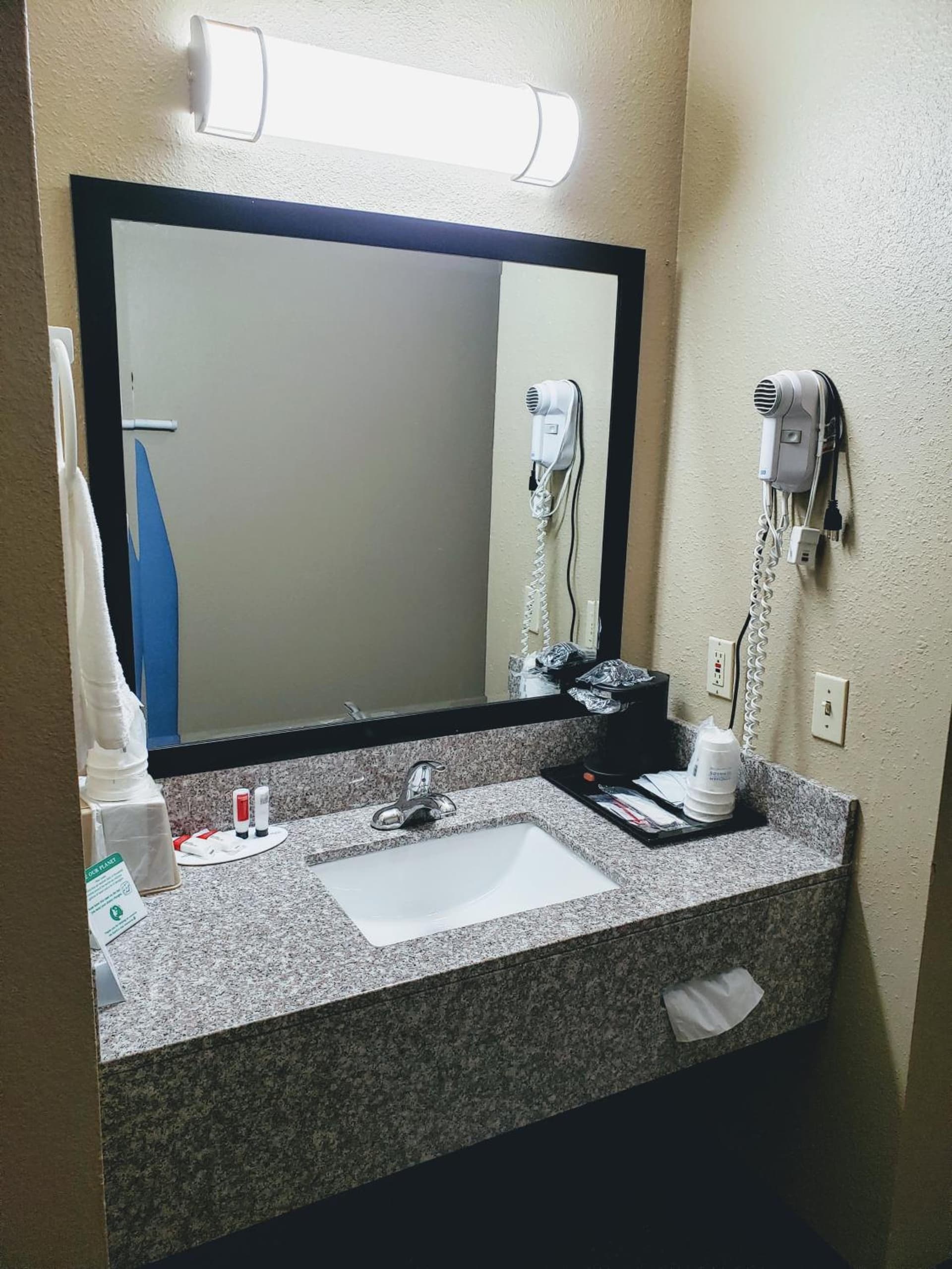 Days Inn & Suites by Wyndham Morris I-80 gallery photo in Morris, IL — image 48