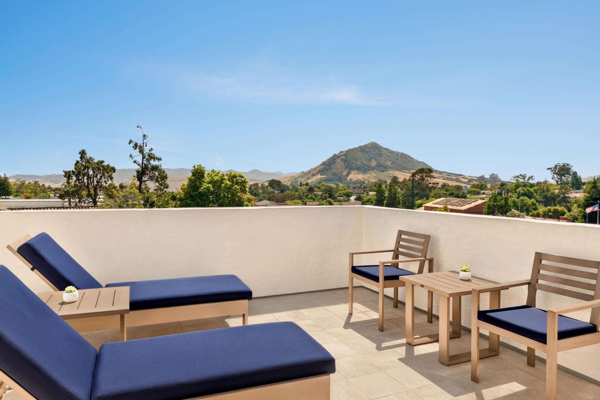 La Quinta by Wyndham San Luis Obispo gallery photo in San Luis Obispo, CA — image 10