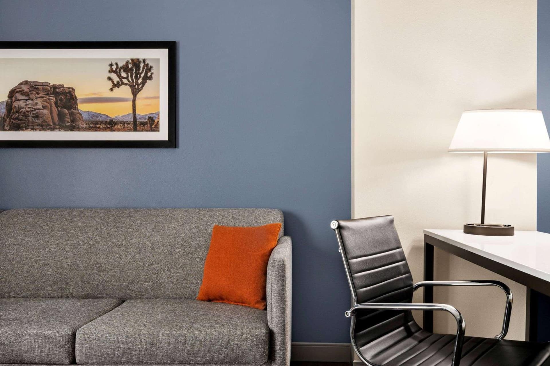 La Quinta Inn & Suites by Wyndham San Bernardino interior in San Bernardino, CA — gallery photo 2