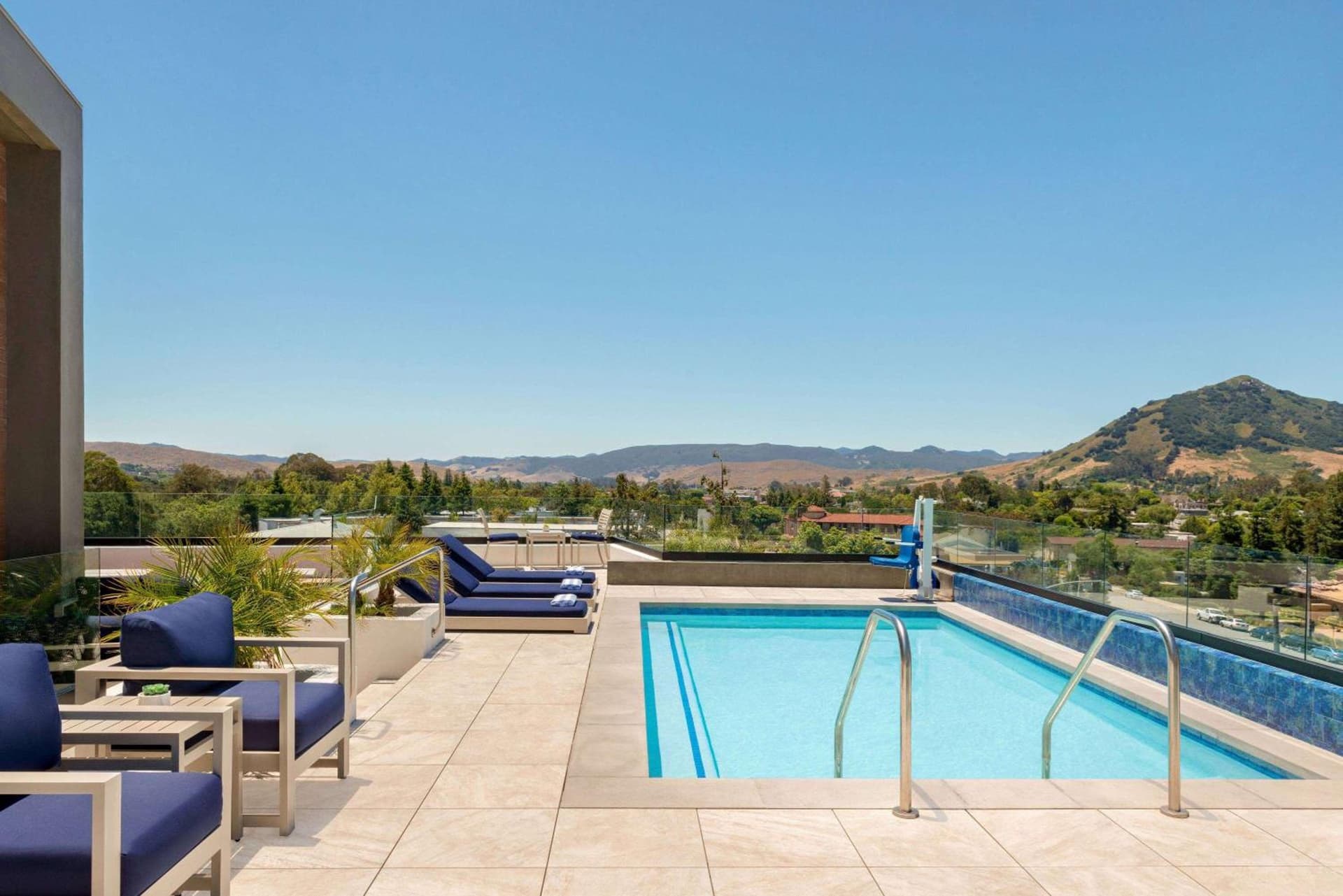 La Quinta by Wyndham San Luis Obispo gallery photo in San Luis Obispo, CA — image 25