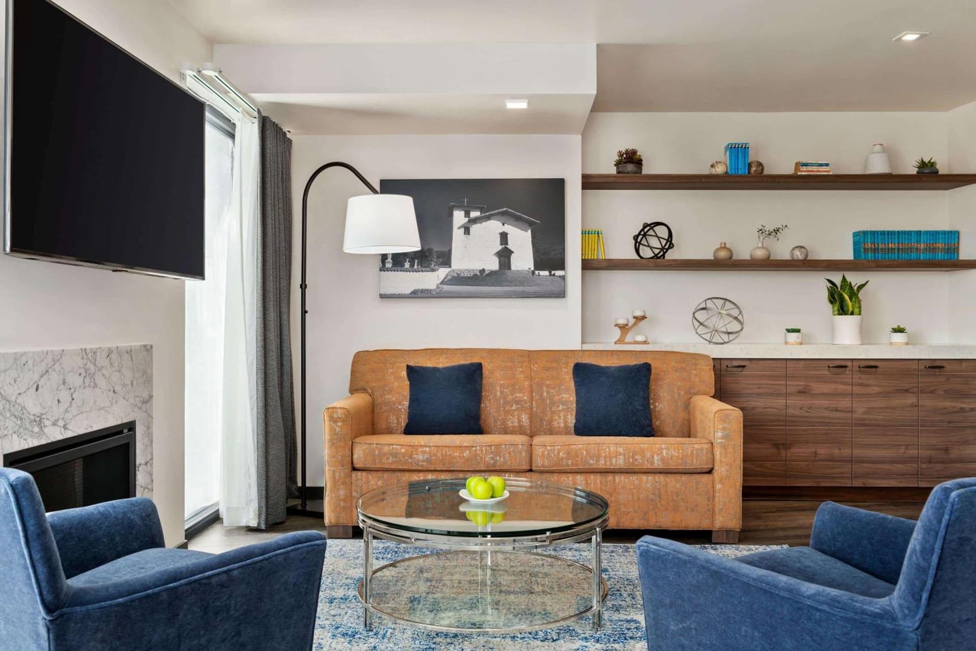 La Quinta by Wyndham San Luis Obispo interior in San Luis Obispo, CA — gallery photo 2
