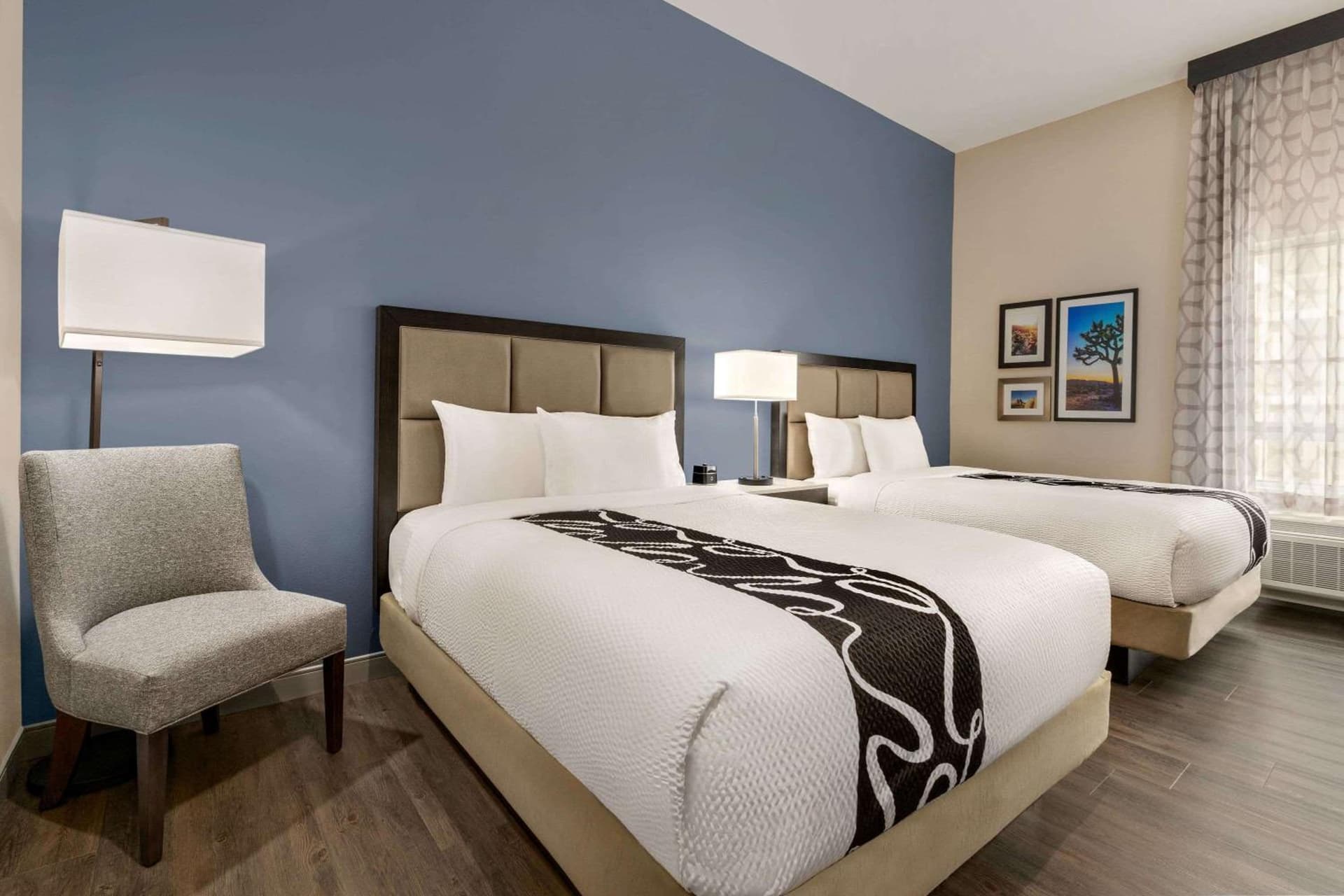 La Quinta Inn & Suites by Wyndham San Bernardino gallery photo in San Bernardino, CA — image 6