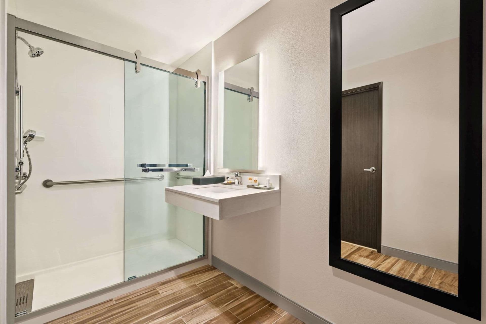 La Quinta Inn & Suites by Wyndham San Bernardino gallery photo in San Bernardino, CA — image 17