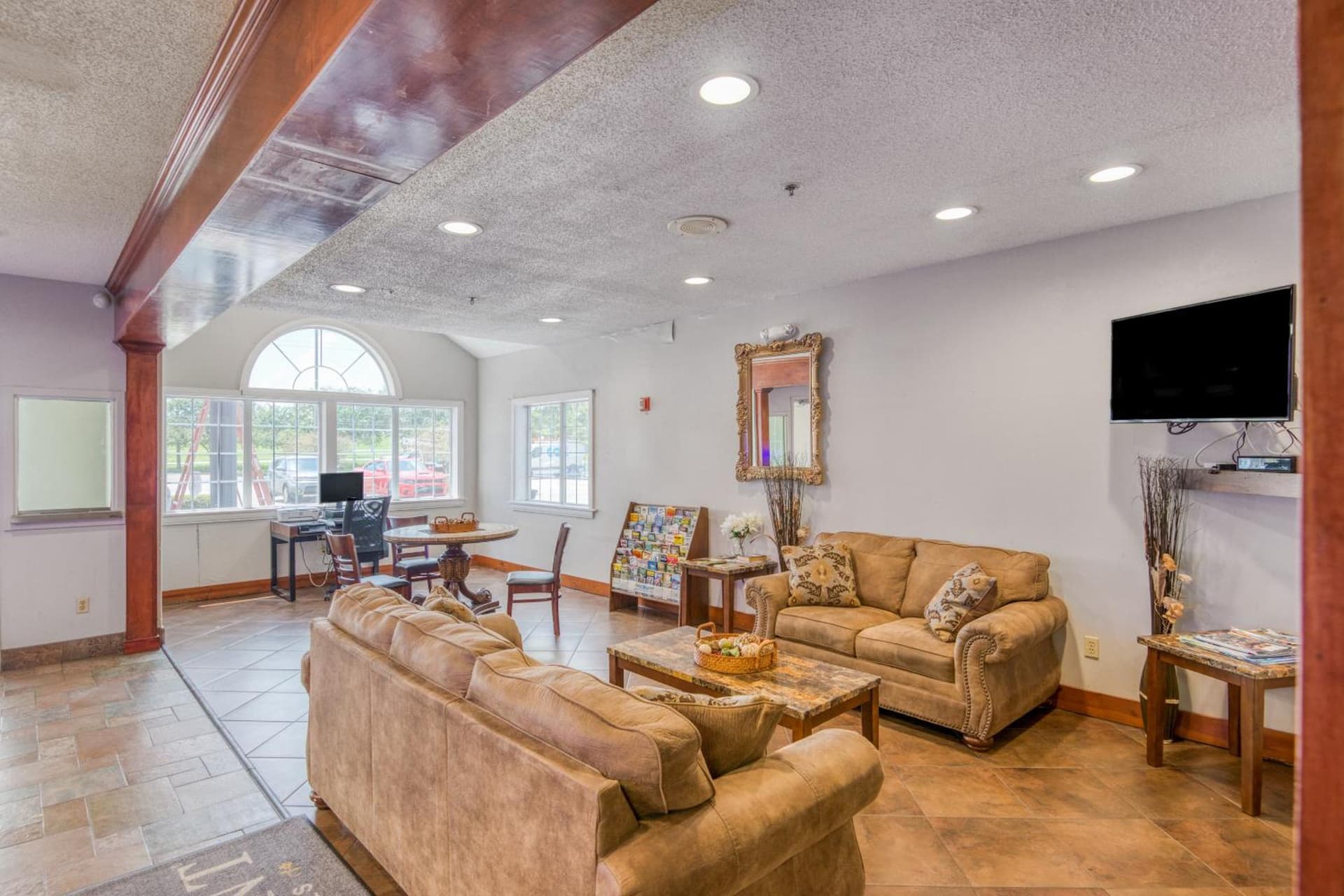 Trident Inn & Suites, Baton Rouge gallery photo in Baton Rouge, LA — image 4